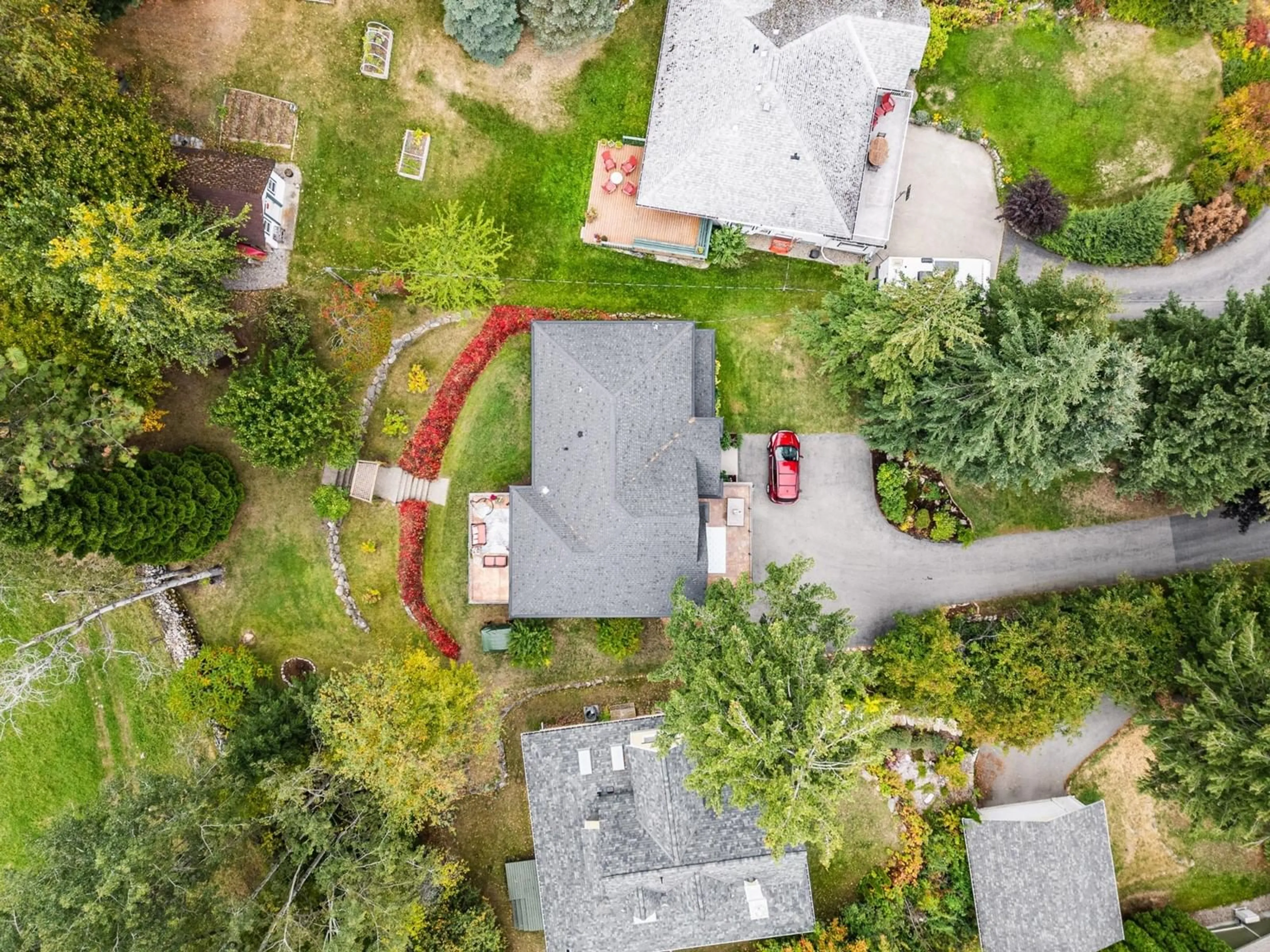 Frontside or backside of a home, the street view for 3435 BODARD Drive, Nelson British Columbia V1L6T3