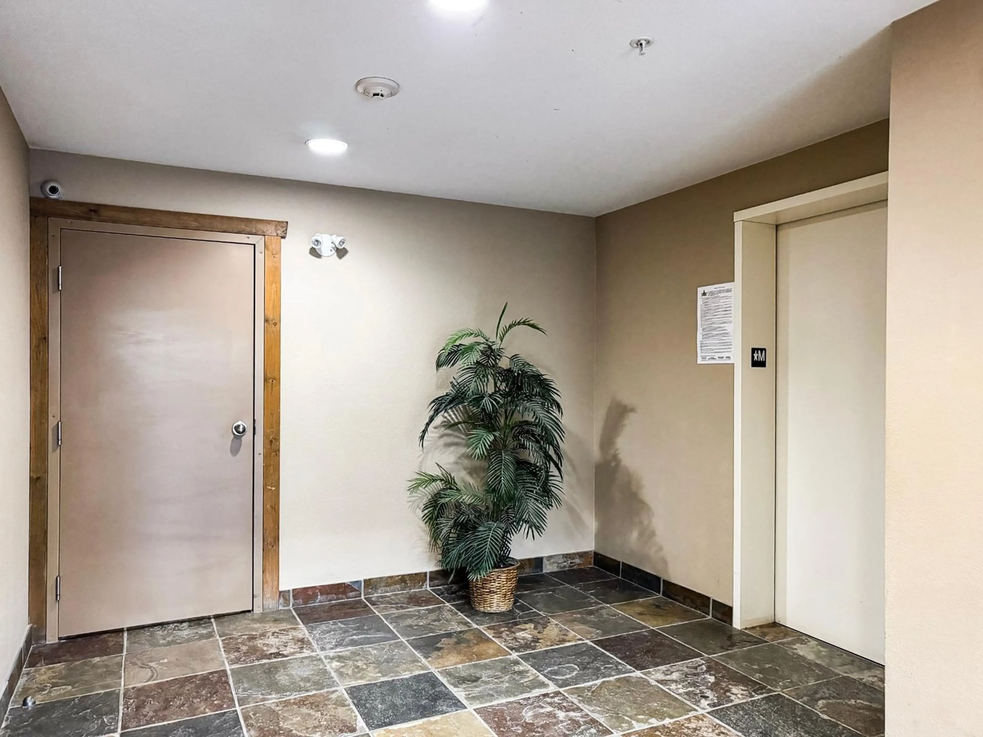 Indoor foyer, unknown floor for 4884 STANLEY Street Unit# 1208, Radium Hot Springs British Columbia V0A1M0