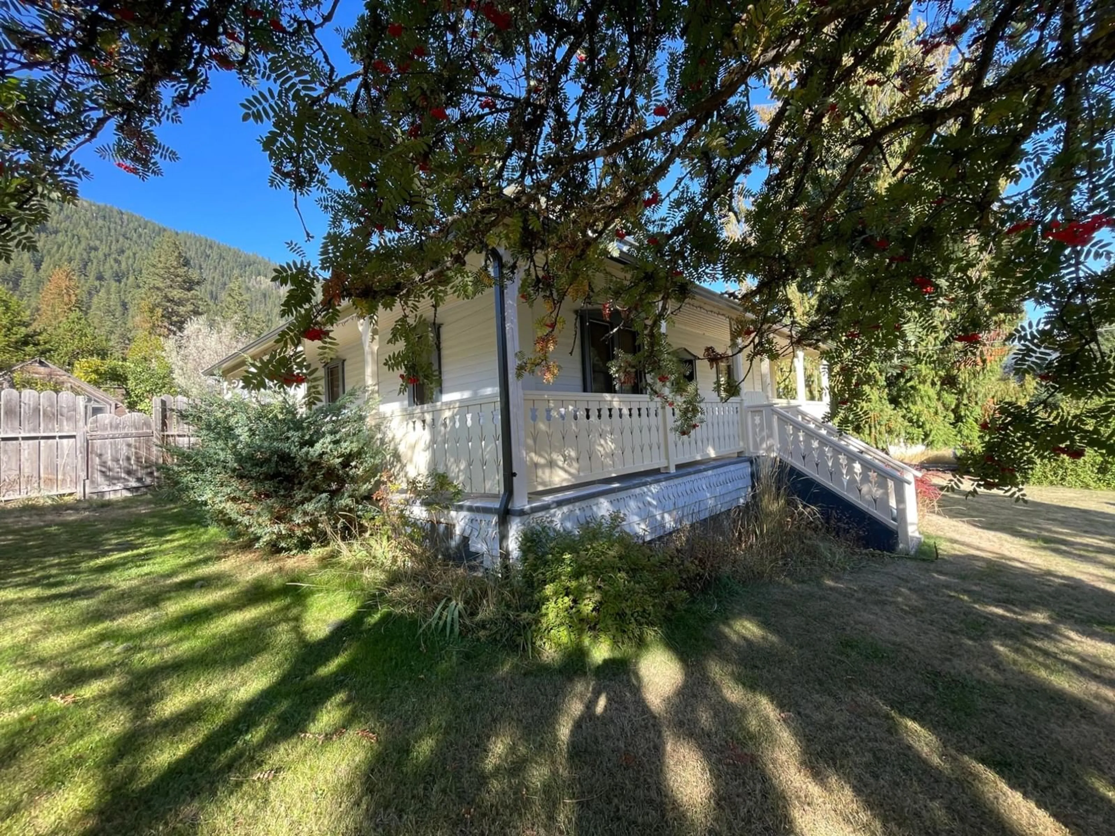 Frontside or backside of a home, cottage for 3164 HEDDLE Road, Nelson British Columbia V1L6M2