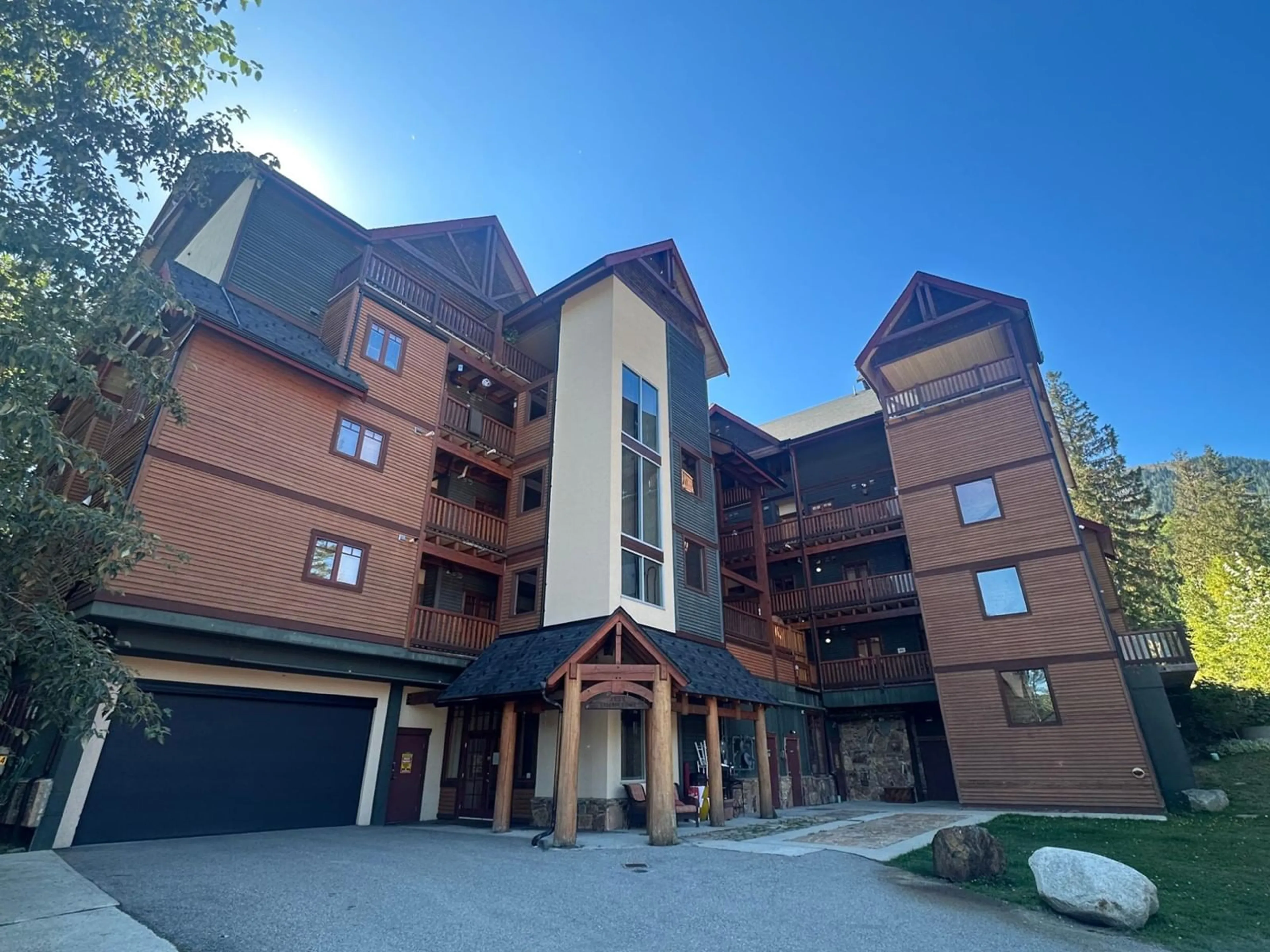 A pic from exterior of the house or condo, the front or back of building for 1005 MOUNTAIN VIEW Road Unit# 4D, Rossland British Columbia V0G1Y0