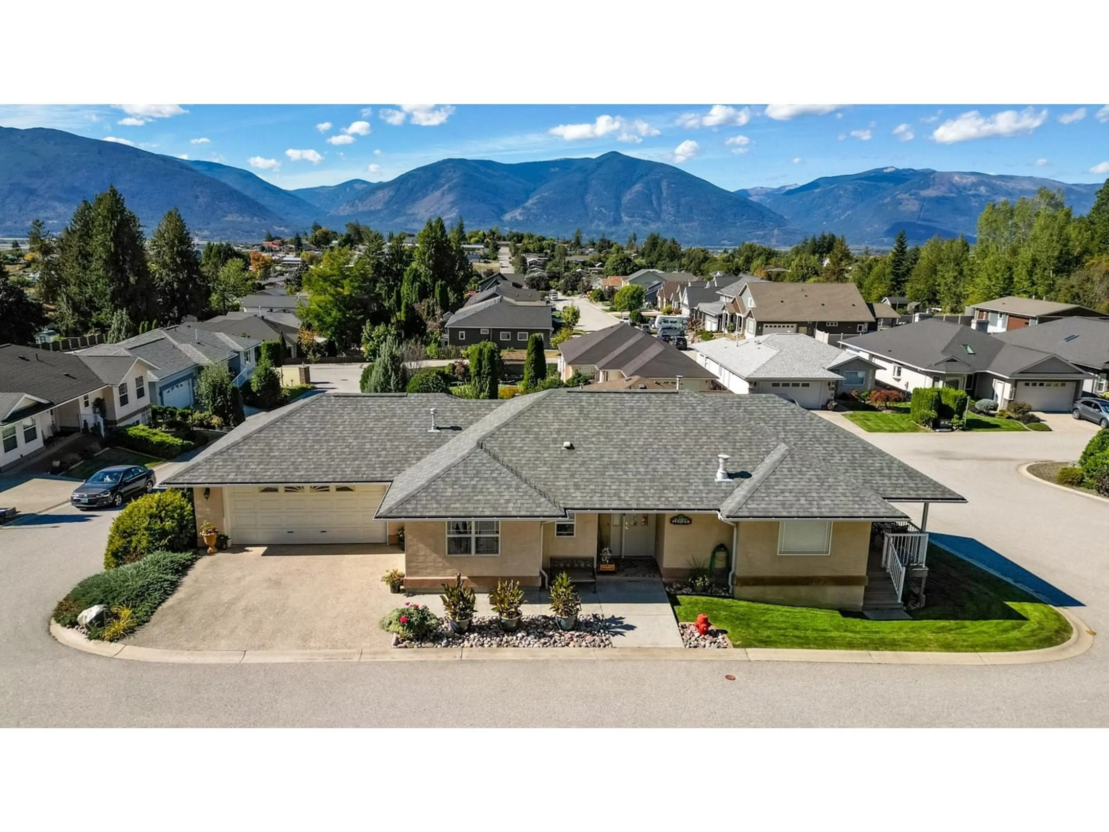 Frontside or backside of a home, the street view for 420 20TH  N Avenue Unit# 4, Creston British Columbia V0B1G5