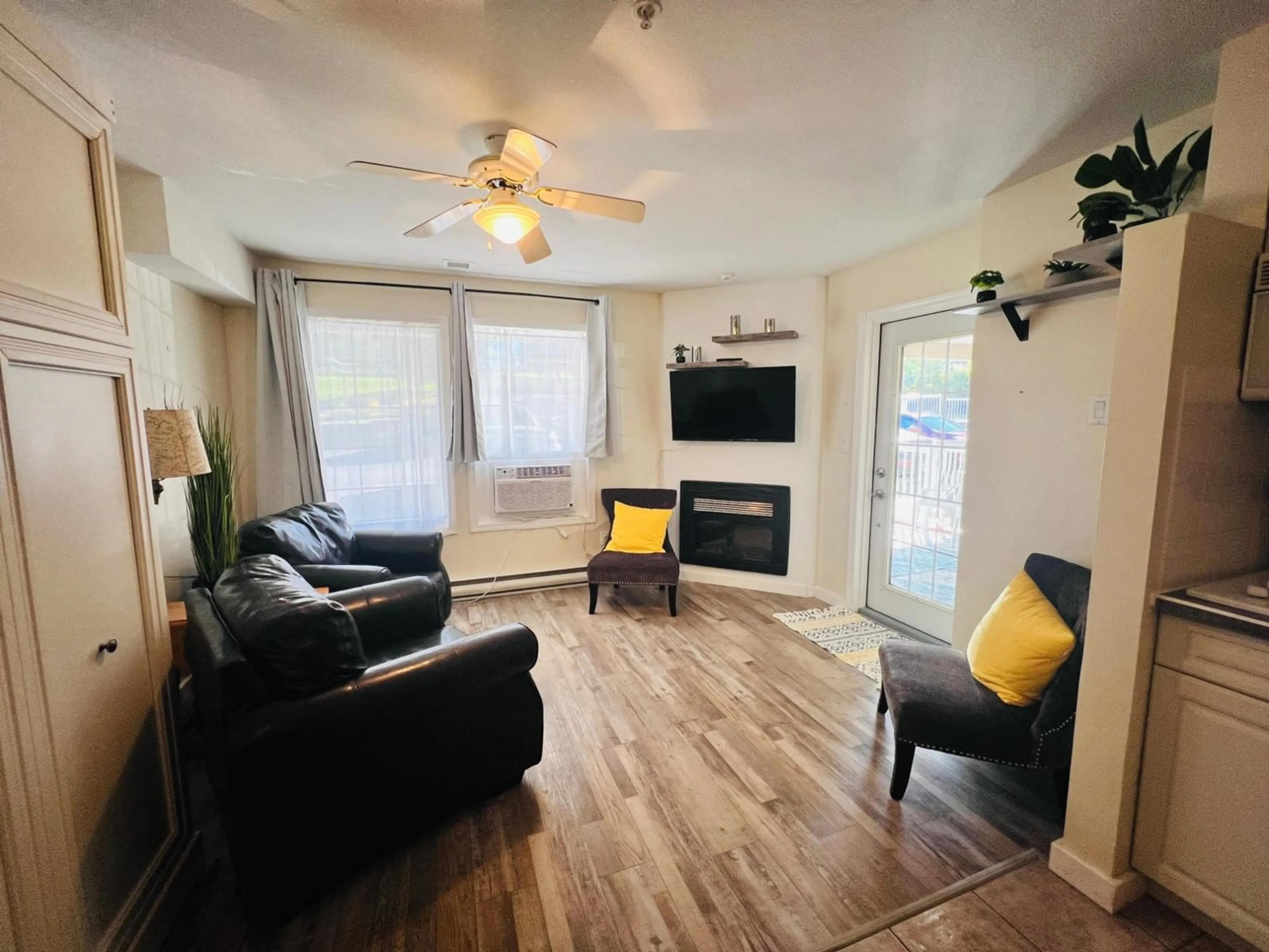 A pic of a room, wood floors for 5052 RIVERVIEW Road Unit# 5007B, Fairmont Hot Springs British Columbia V0B1L1