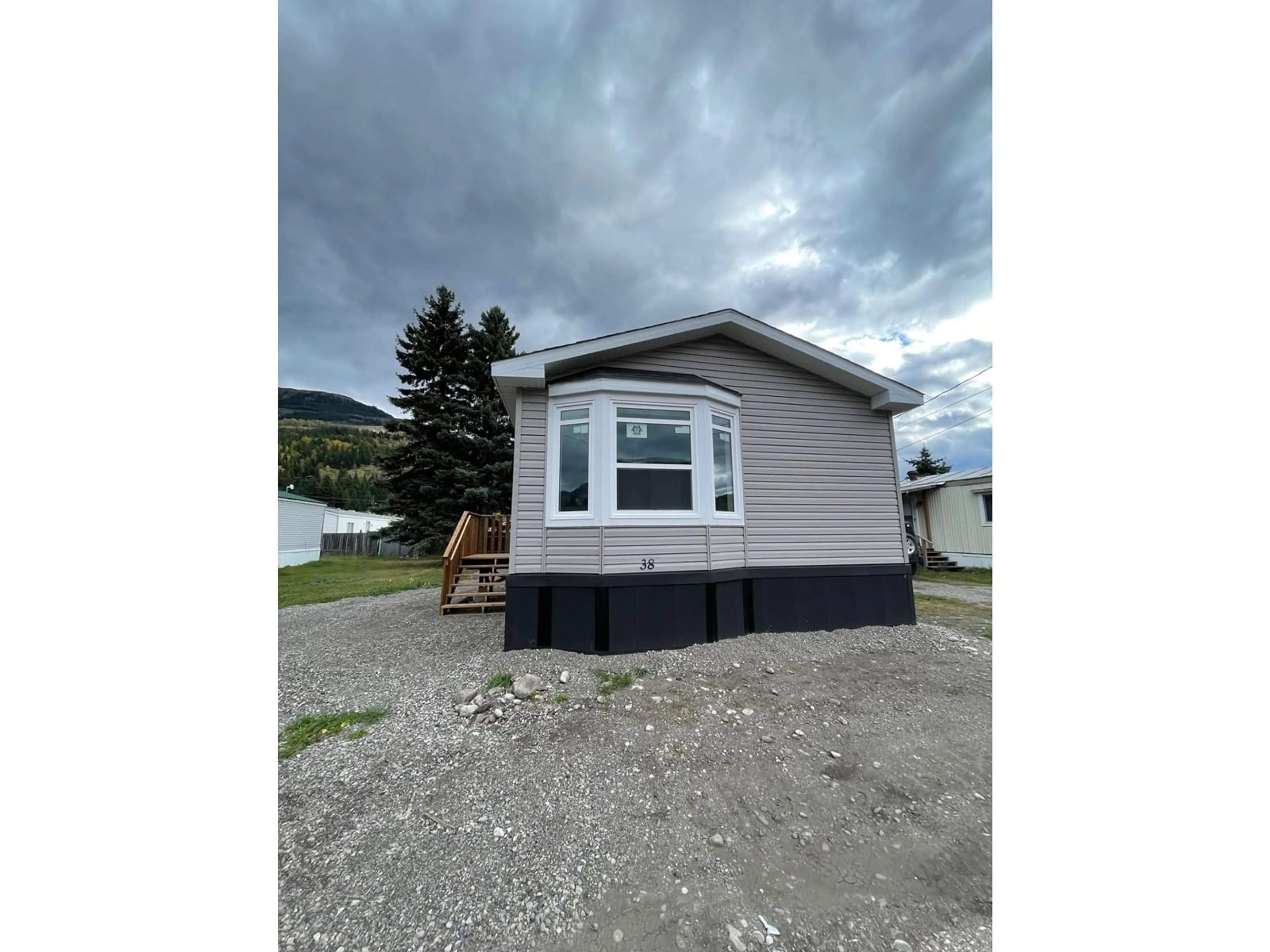 Shed for 100 INDUSTRIAL  1 Road Unit# 38, Sparwood British Columbia V0B2G1