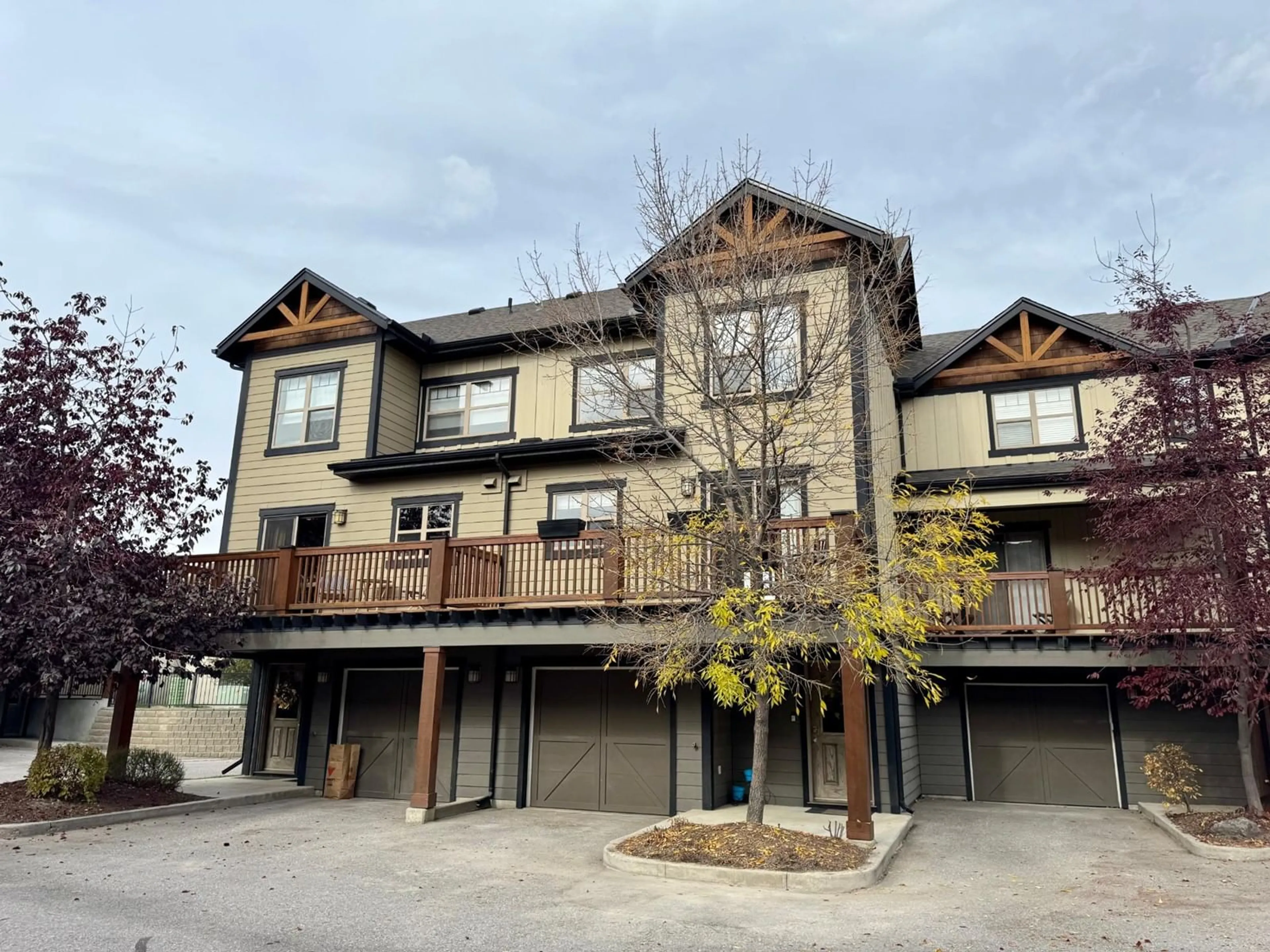 A pic from exterior of the house or condo, the front or back of building for 1000 9TH Street Unit# 23, Invermere British Columbia V0A1K0