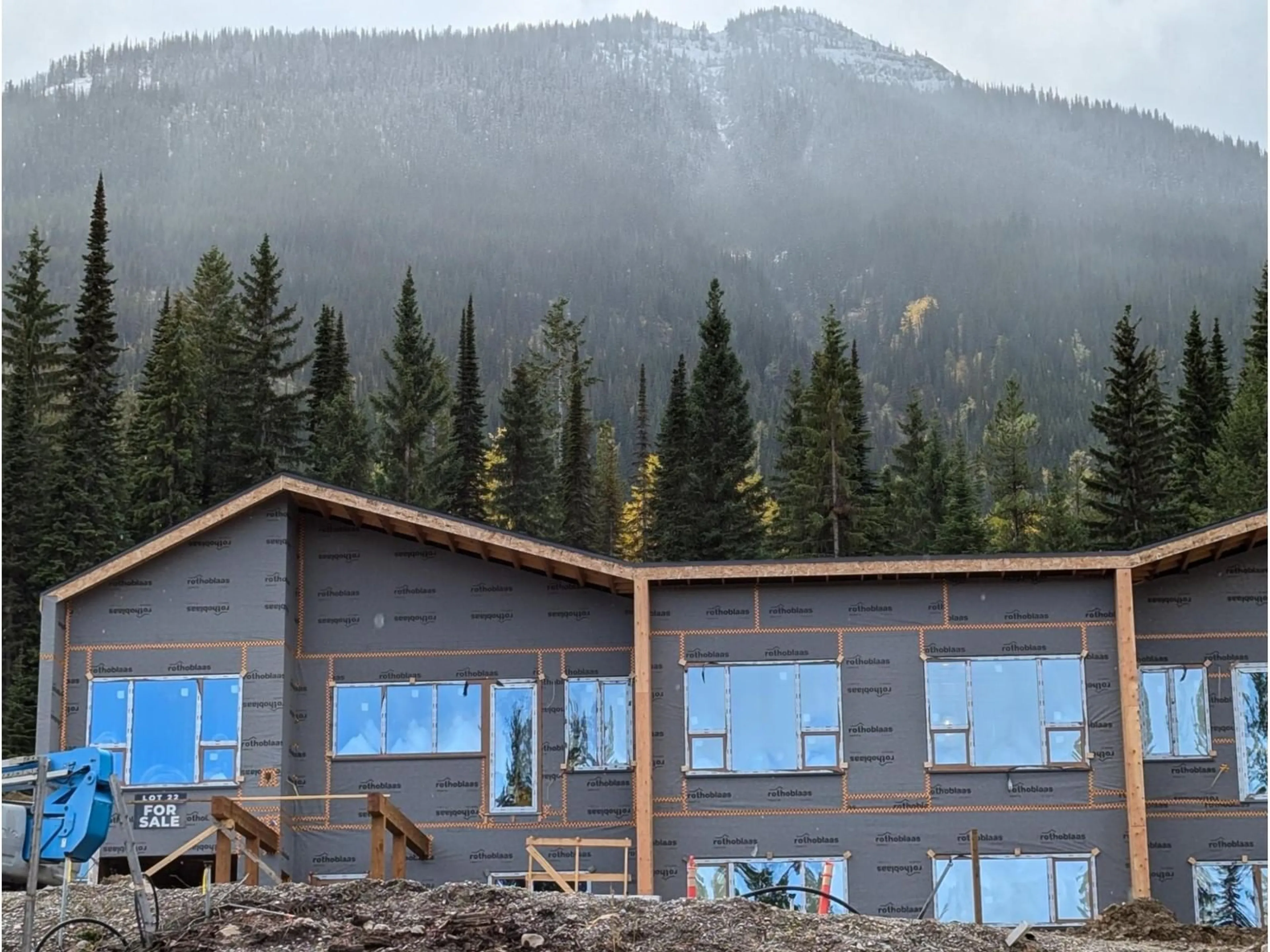 Frontside or backside of a home, the front or back of building for 1654 HOWSE PASS, Golden British Columbia V0A1H0