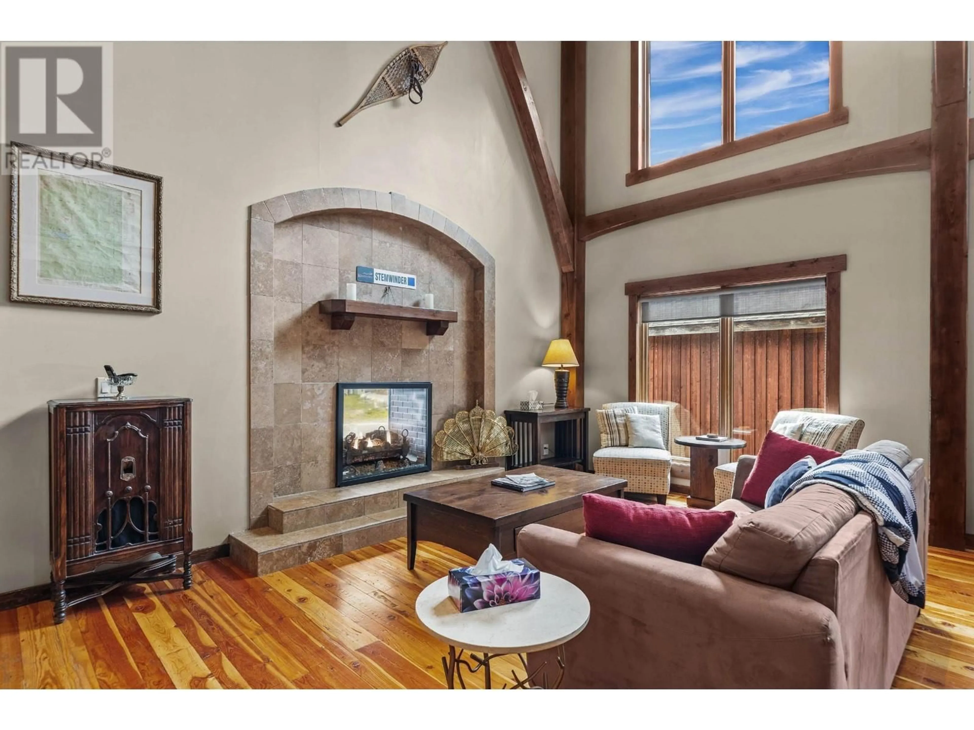 Living room with furniture, unknown for 141 STEMWINDER DRIVE, Kimberley British Columbia V1A3E9