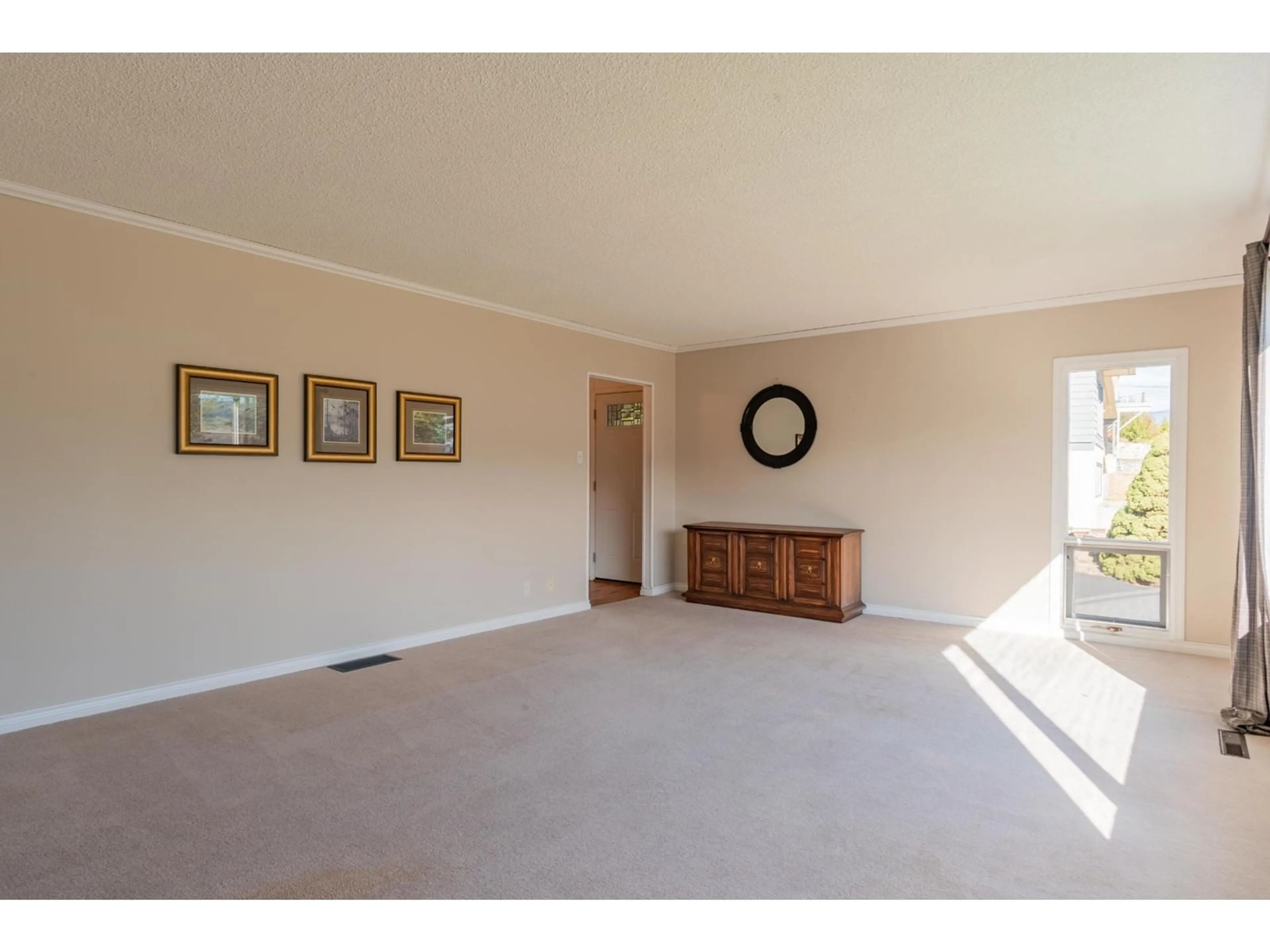 A pic of a room, carpet floors for 2138 CRESTVIEW Crescent, Castlegar British Columbia V1N3B3