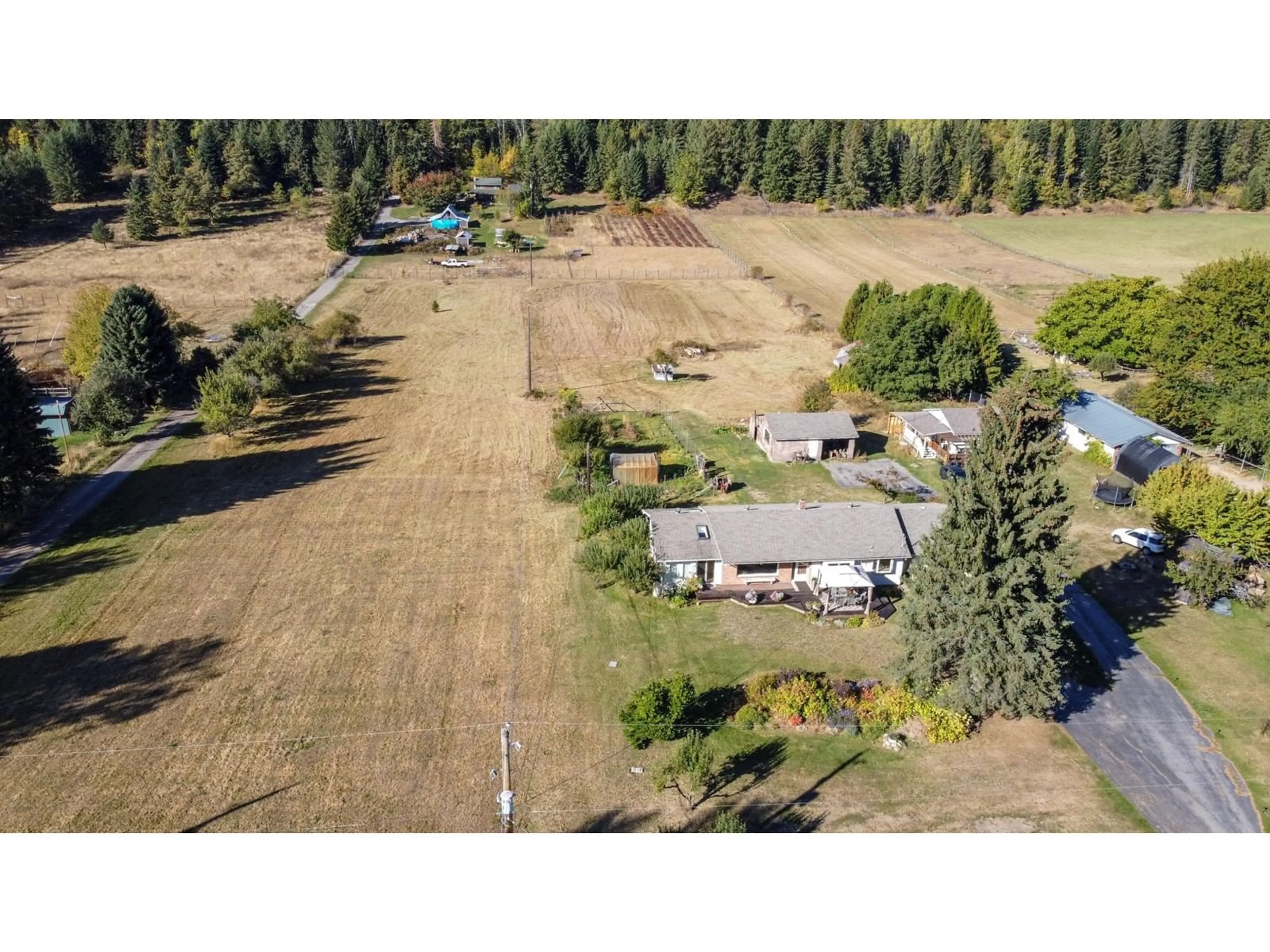 Frontside or backside of a home, cottage for 2697 SHOREACRES Road, Castlegar British Columbia V1N4R1