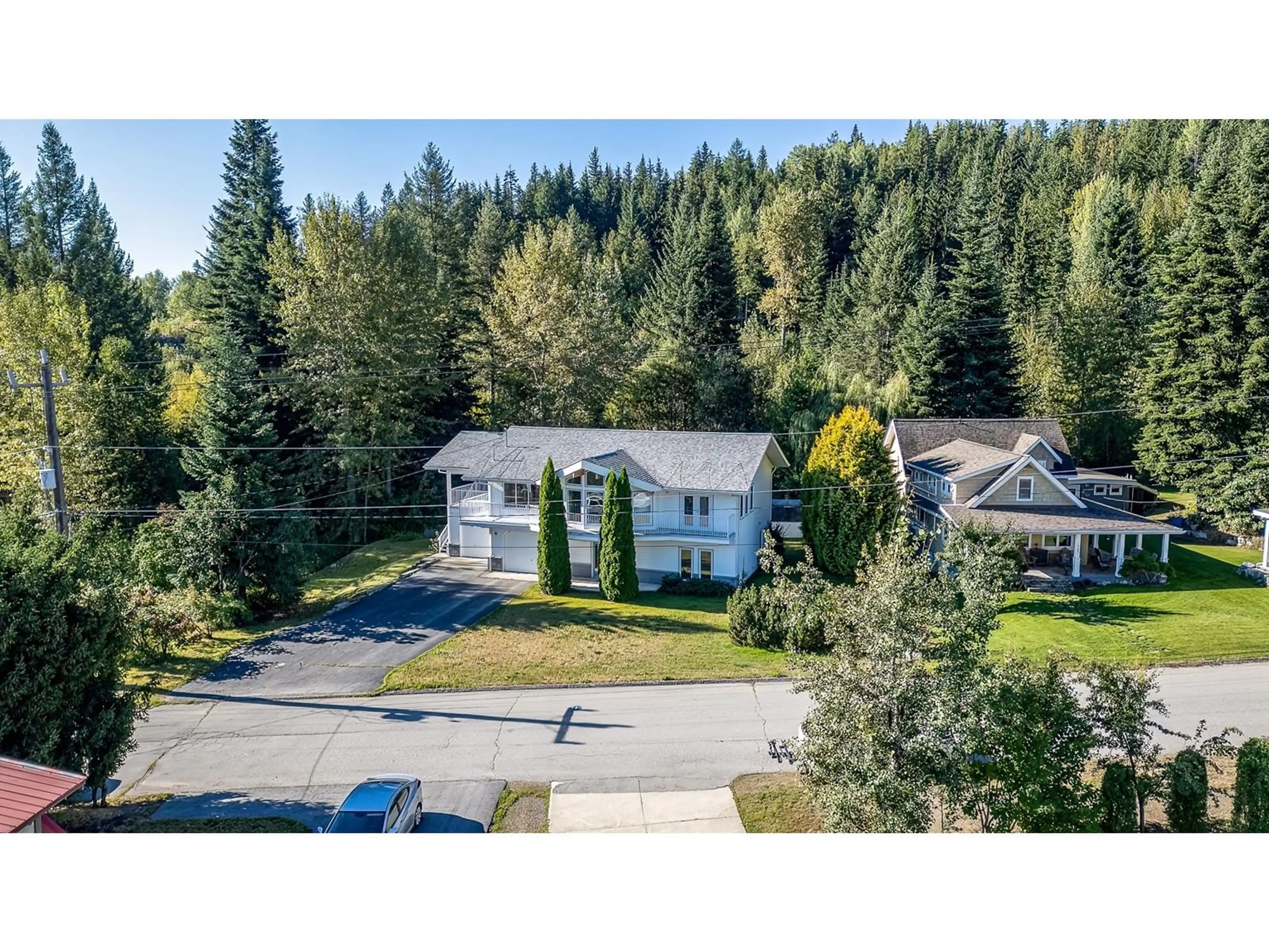 Frontside or backside of a home, cottage for 1495 VICTORIA Avenue, Rossland British Columbia V0G1Y0