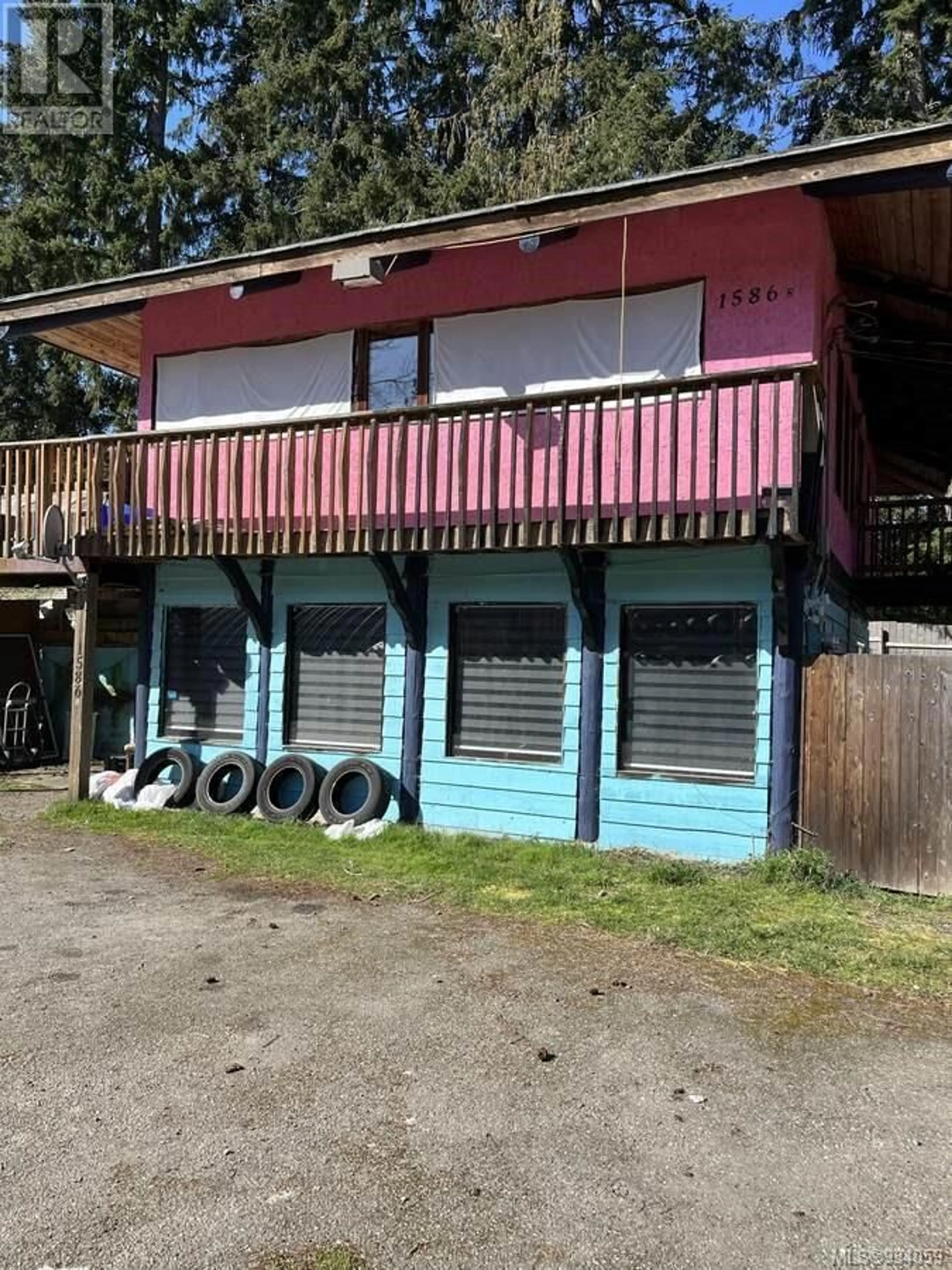 A pic from outside/outdoor area/front of a property/back of a property/a pic from drone, building for 1586 MCKIBBON ROAD NORTH, Errington British Columbia V0R1V0