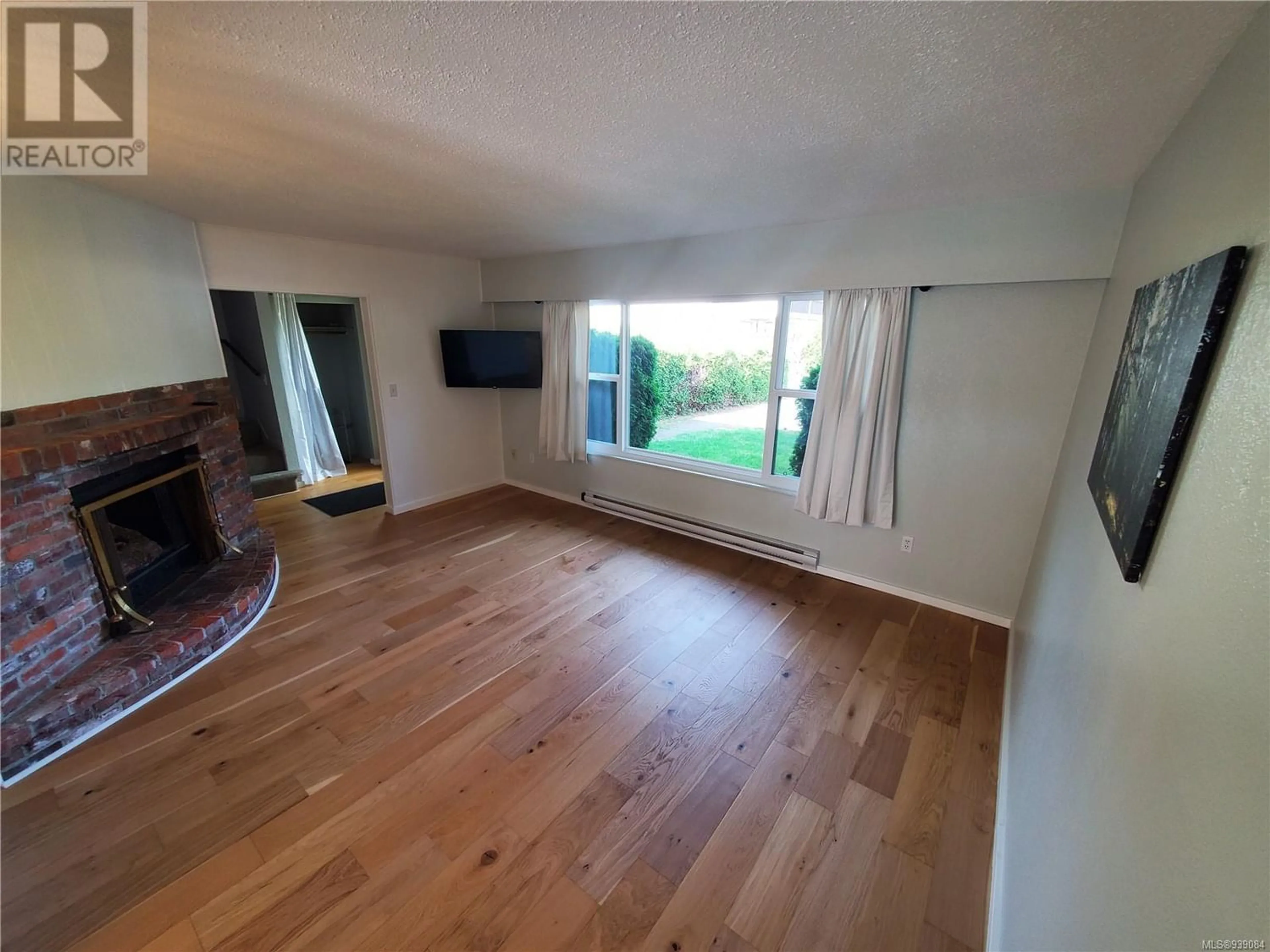 A pic of a room, wood floors for 24 500 Muchalat Pl, Gold River British Columbia V0P1G0