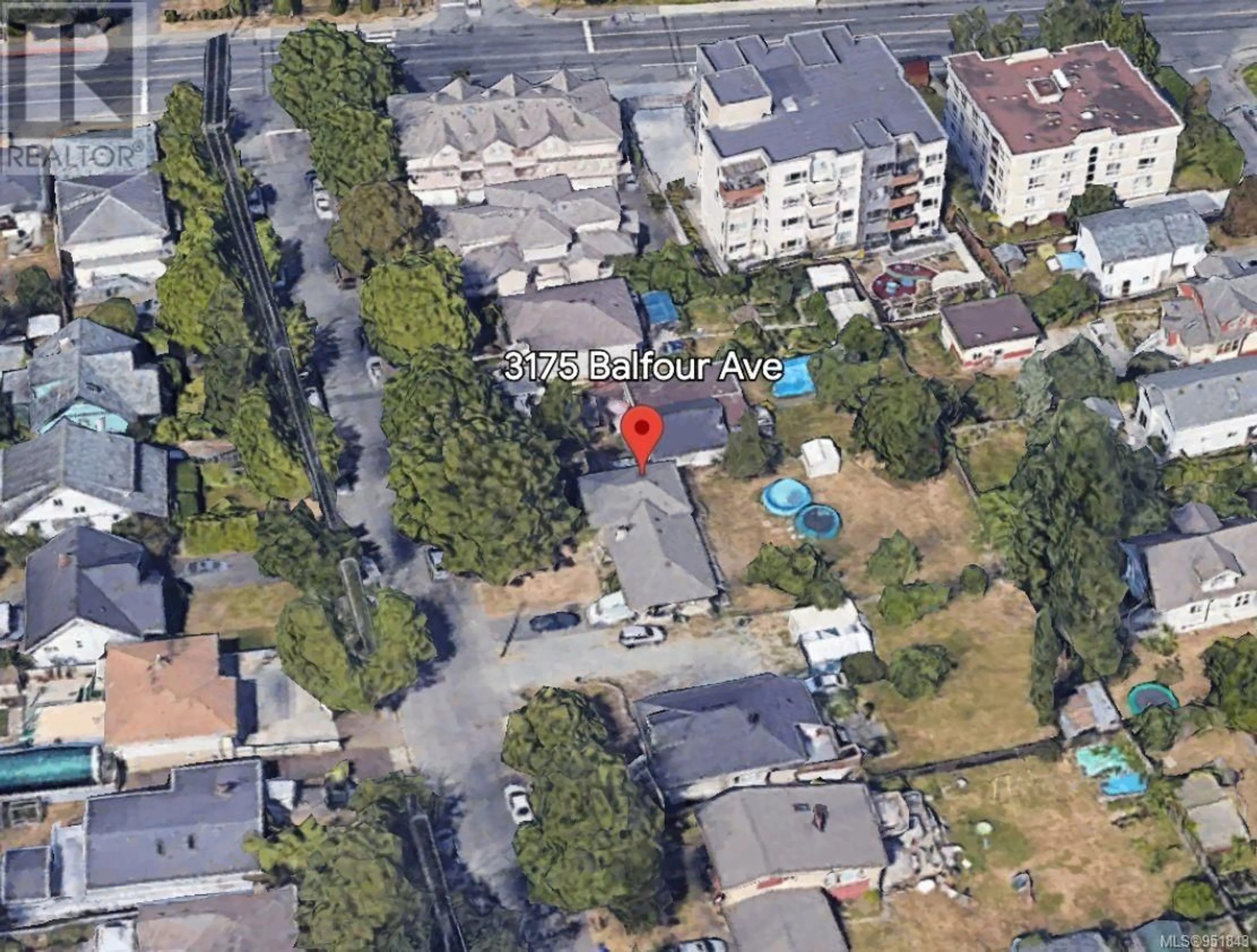 A pic from outside/outdoor area/front of a property/back of a property/a pic from drone, street for 3175 Balfour Ave, Victoria British Columbia V9A1R9