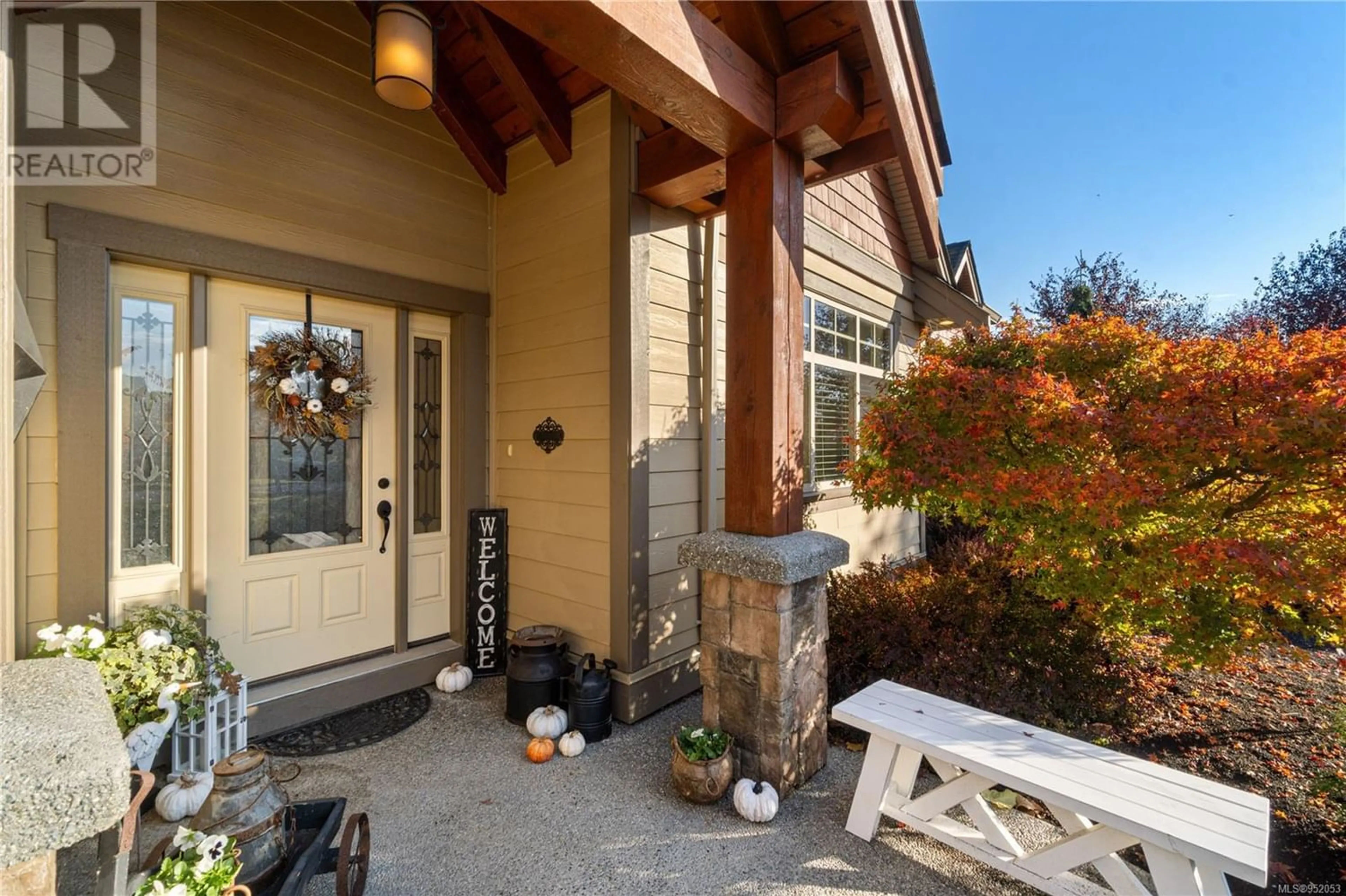 Indoor entryway for 1674 Granite Rd, Nanoose Bay British Columbia V9P9M4