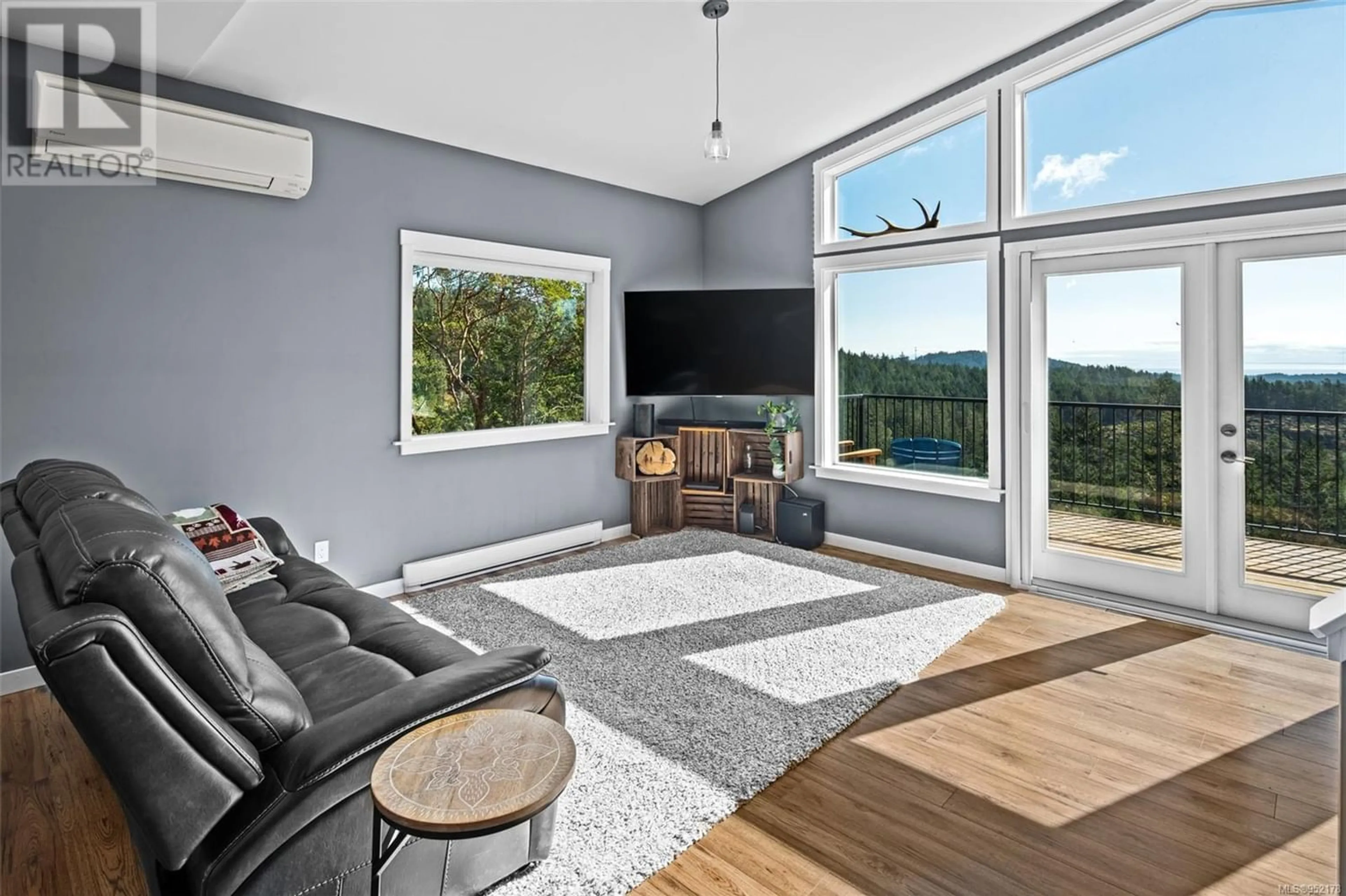 Living room for 477 Seedtree Rd, Sooke British Columbia V9C1Z2