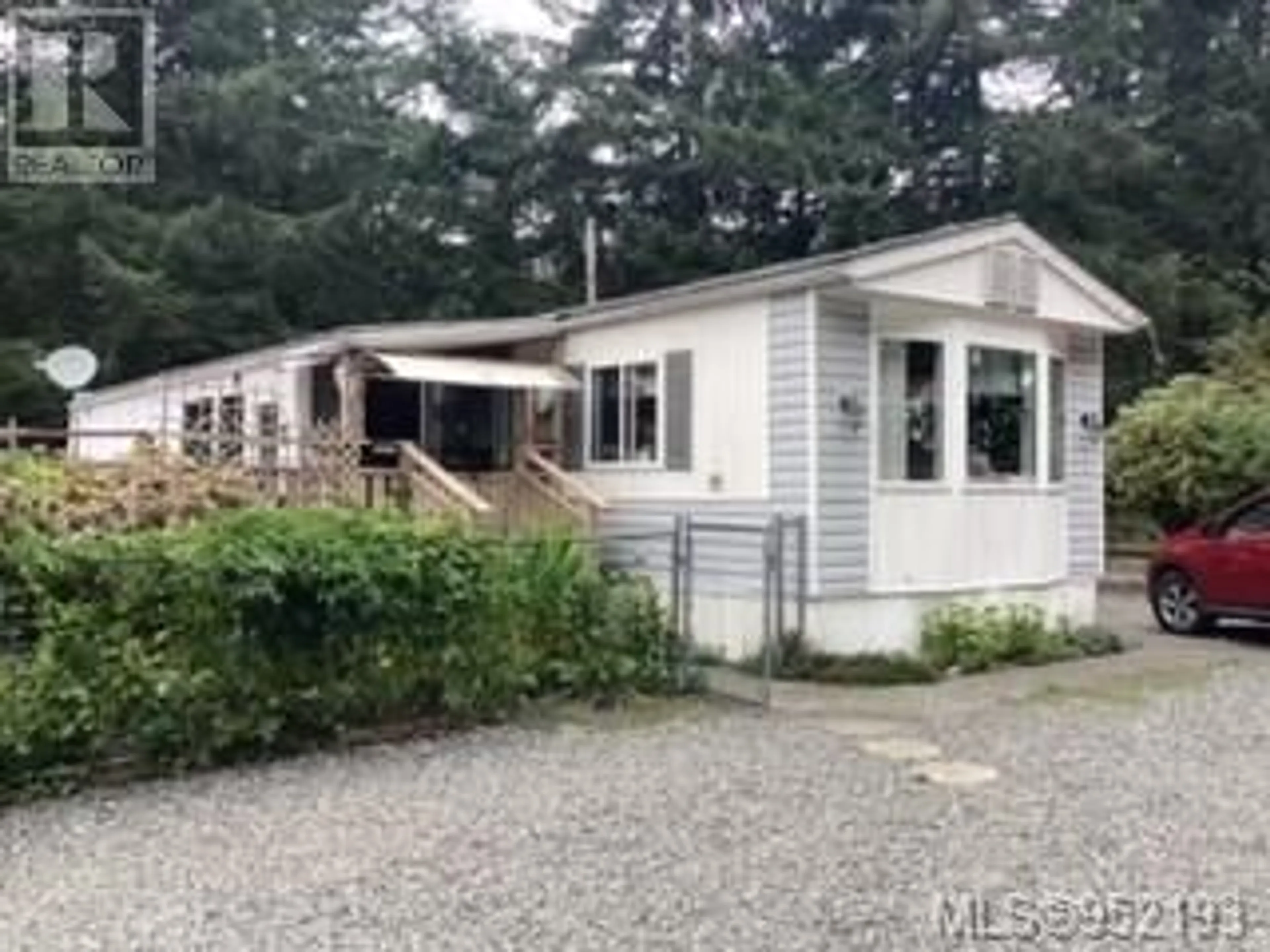 A pic of a room for A & B - 2826 BRUCE ROAD, Black Creek British Columbia V9J1B7