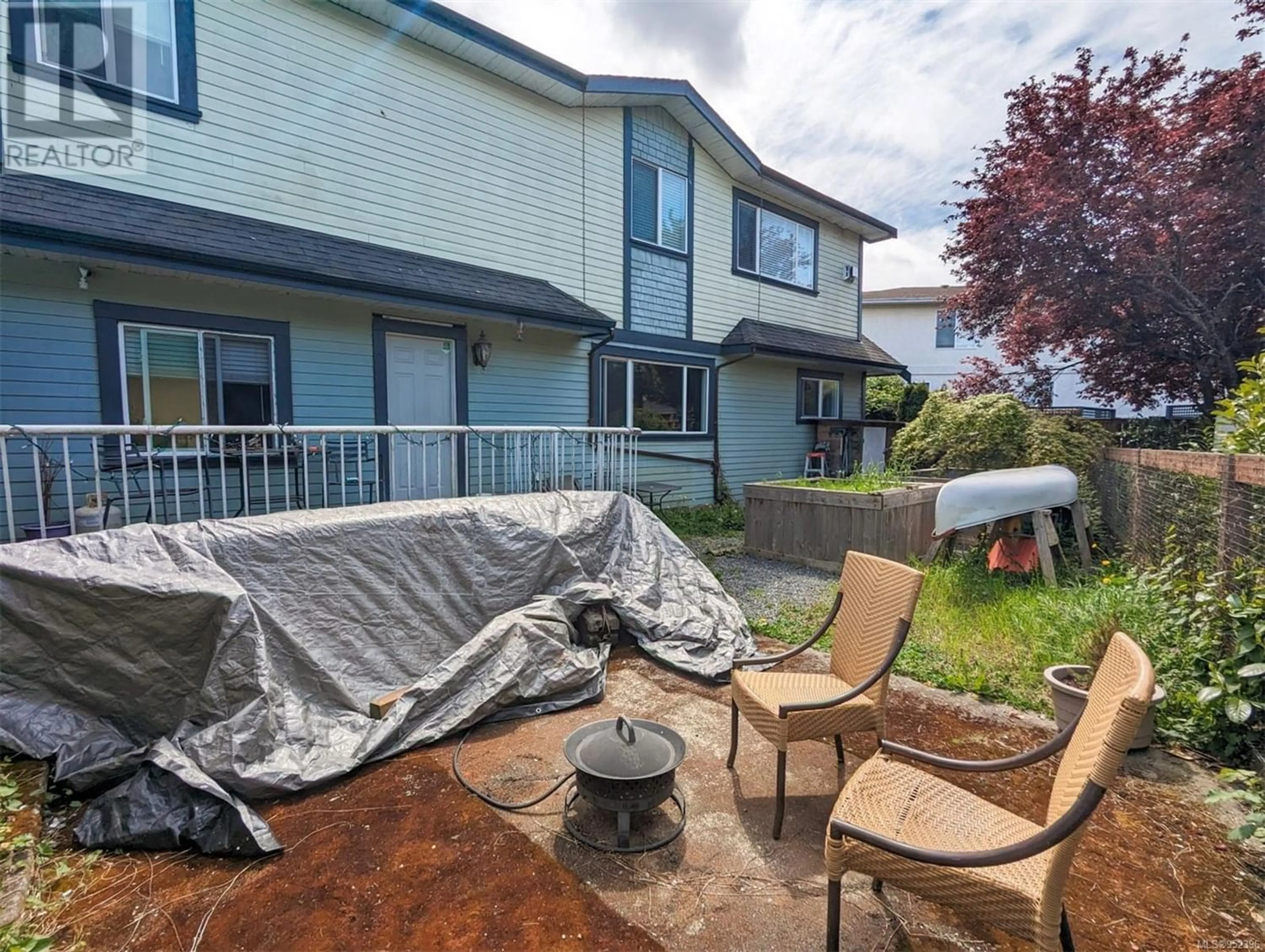 Patio for 82 Bay St, Victoria British Columbia V9A3K3