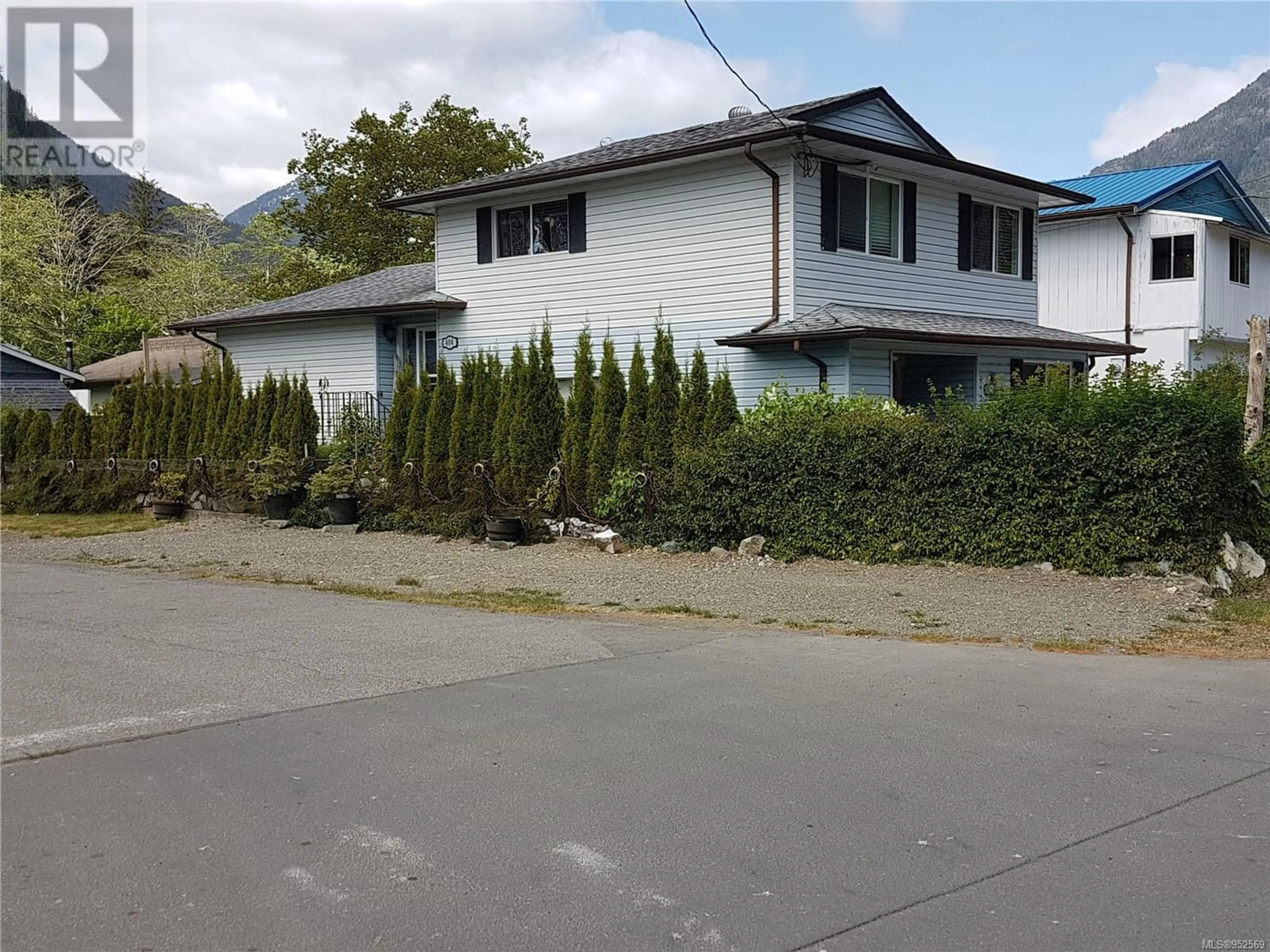Frontside or backside of a home for 404 Alpine View Dr, Tahsis British Columbia V0P1X0