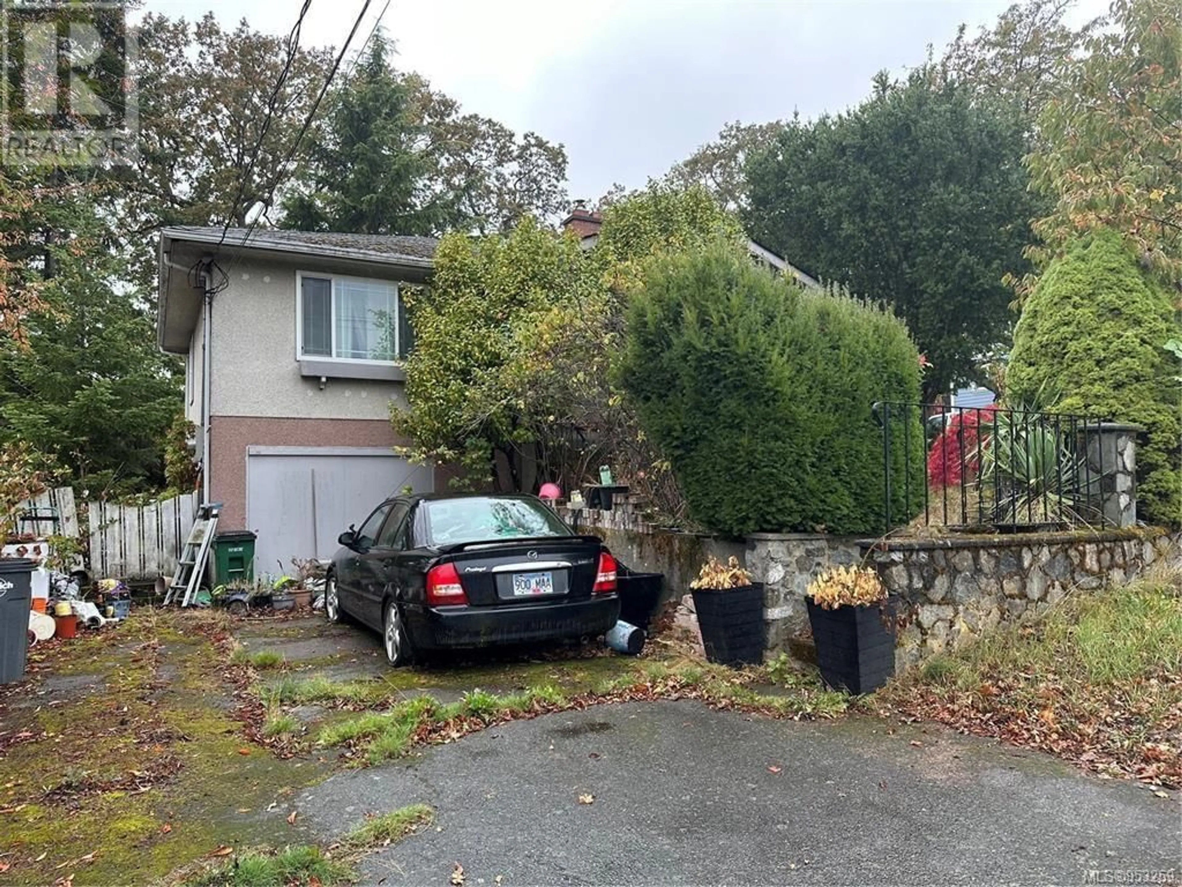 Frontside or backside of a home for 3480 Bethune Ave, Saanich British Columbia V8X1W2