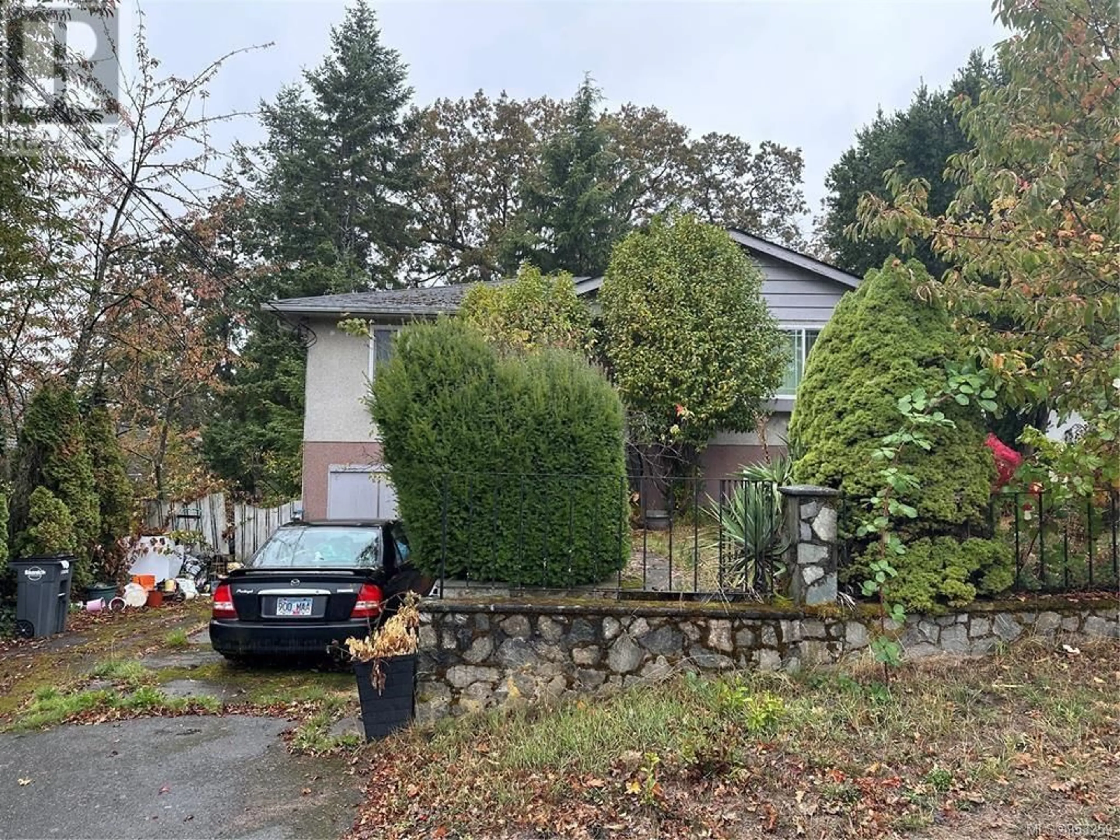 Frontside or backside of a home for 3480 Bethune Ave, Saanich British Columbia V8X1W2