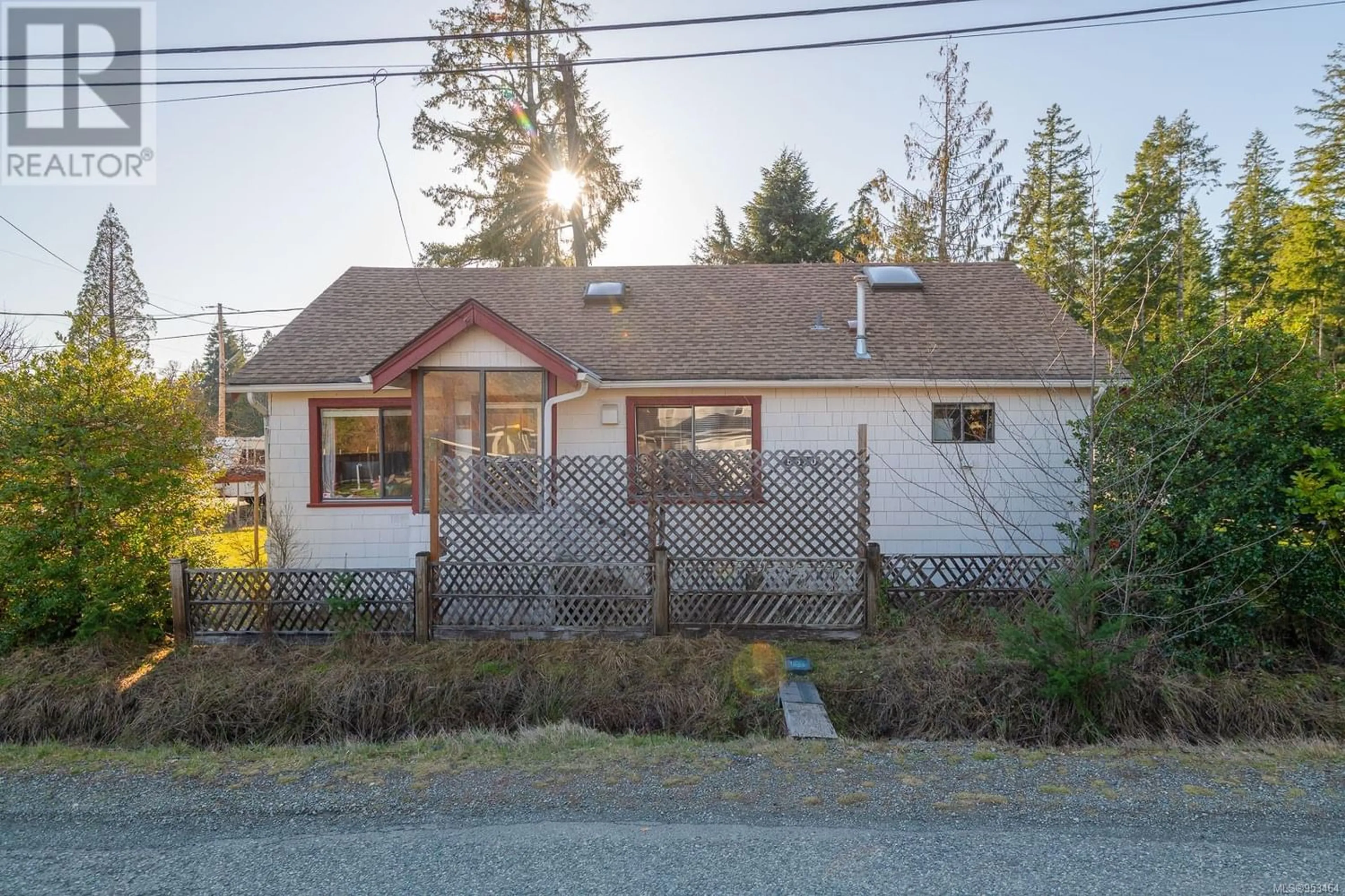 Cottage for 5610 Chapman Rd, Port Alberni British Columbia V9Y8K3