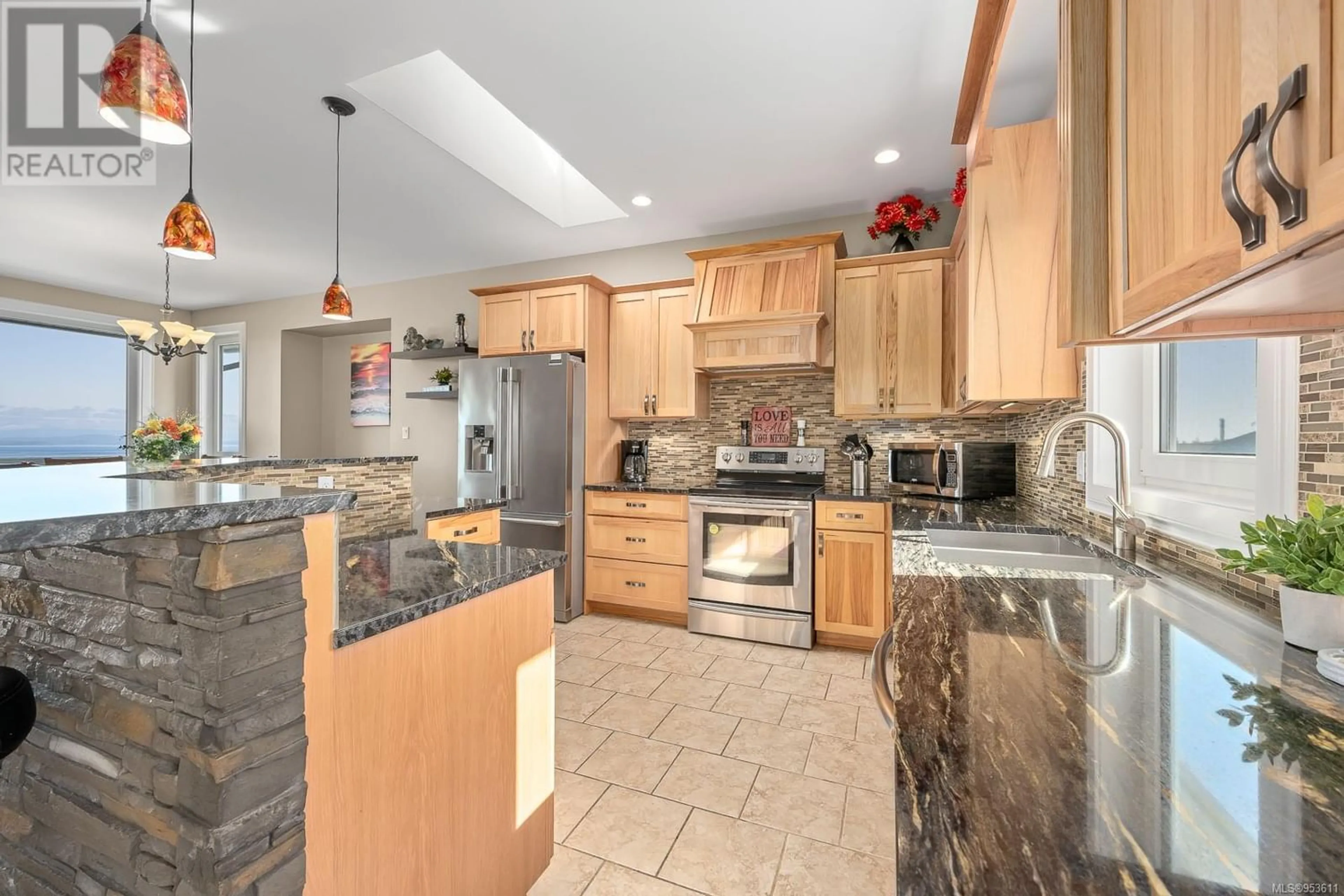 Kitchen for 709 Timberline Dr, Campbell River British Columbia V9H0A3