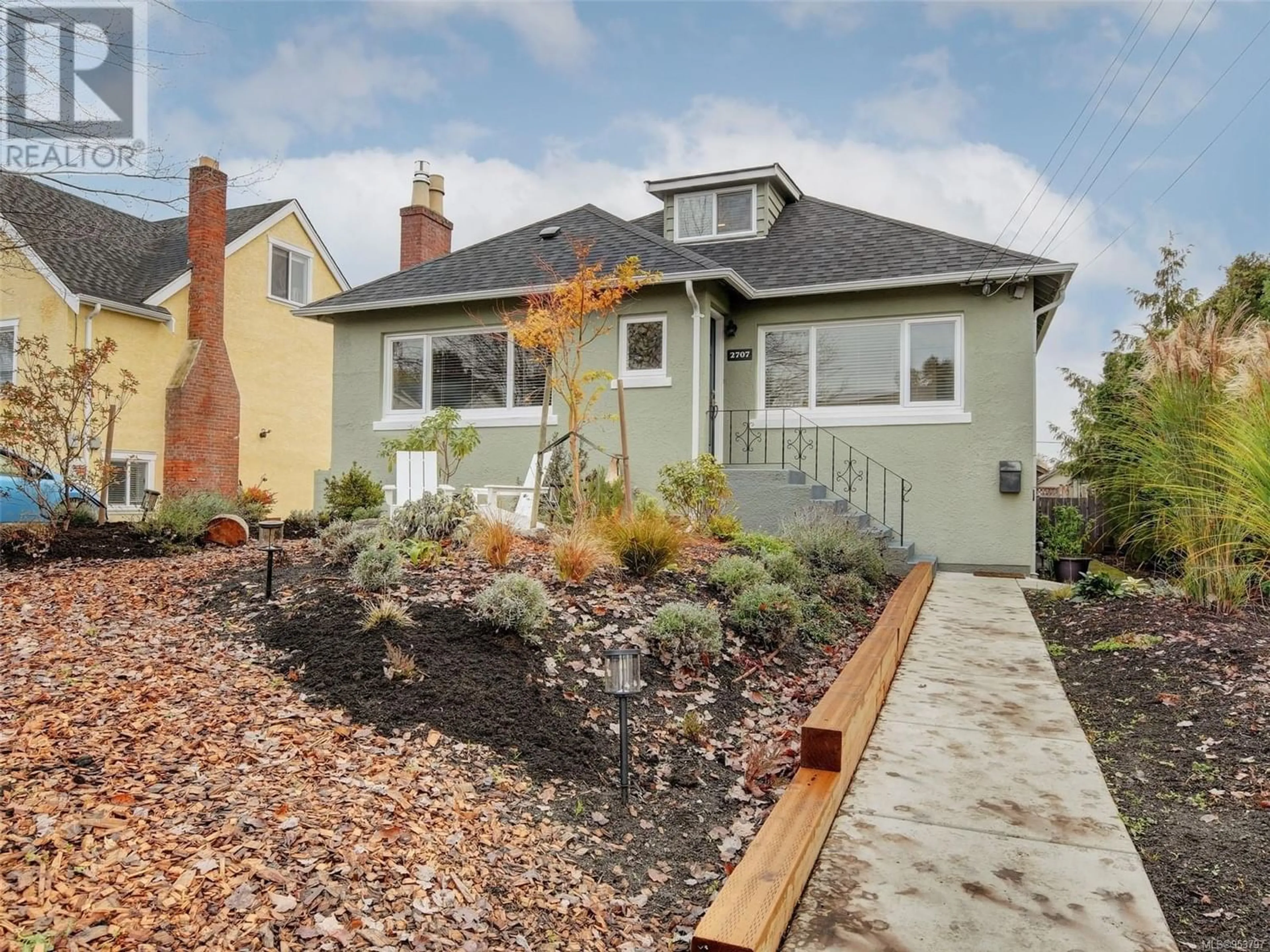 Frontside or backside of a home for 2707 Forbes St, Victoria British Columbia V8R4C4