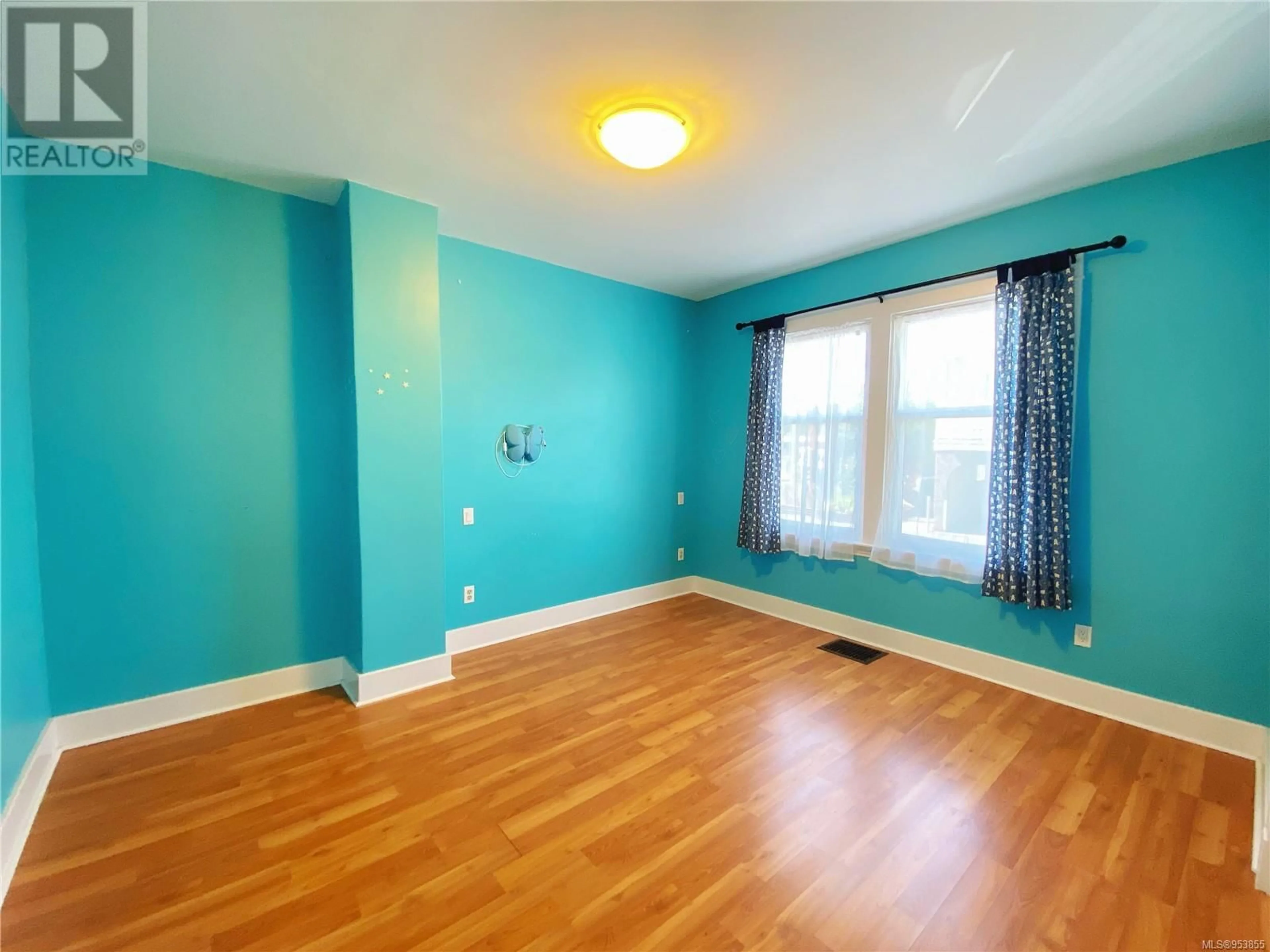 A pic of a room for 54 Prideaux St, Nanaimo British Columbia V9R2M5