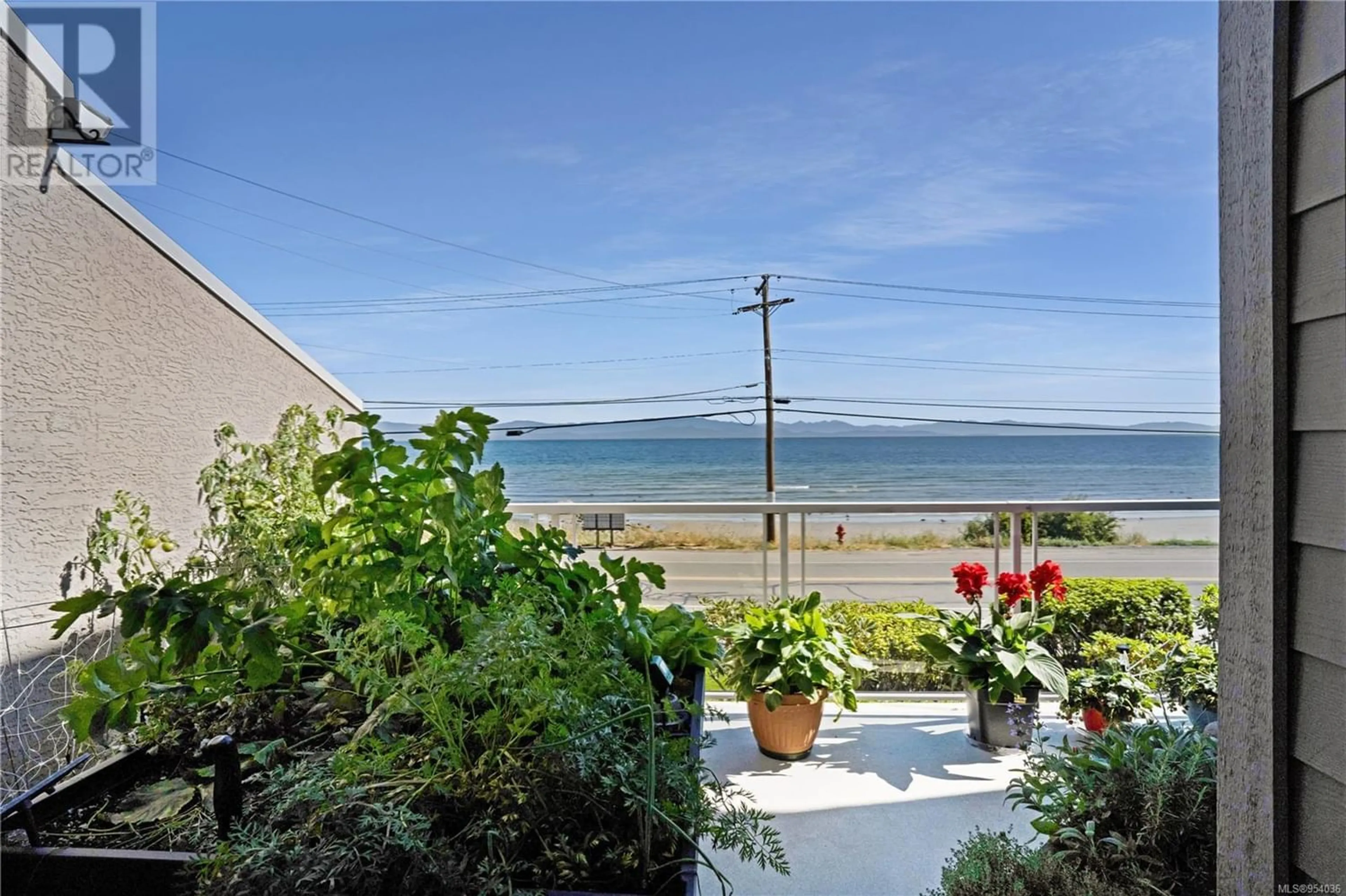 Patio for 107 3156 Island Hwy W, Qualicum Beach British Columbia V9K2J7