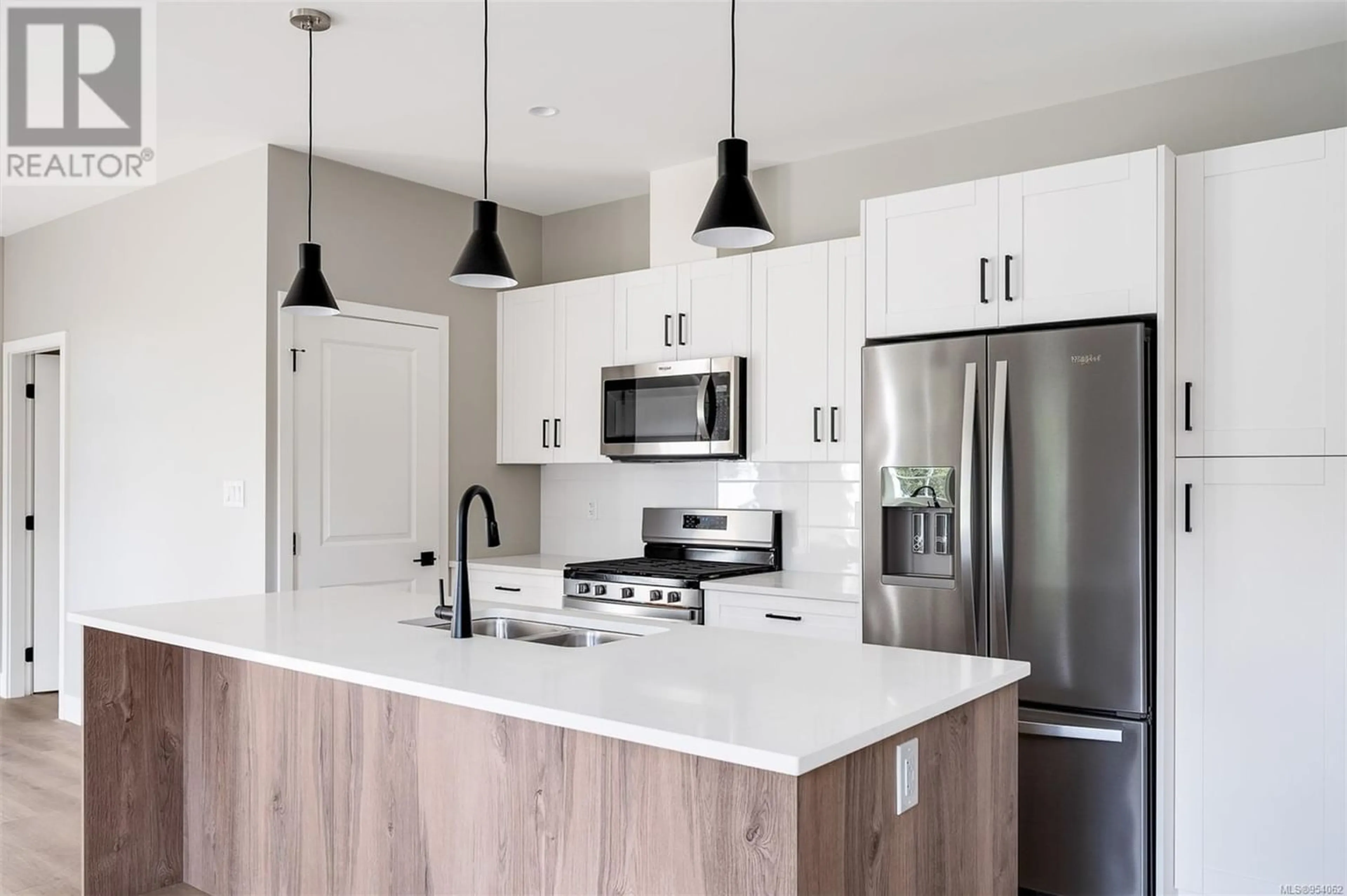 Contemporary kitchen for 102 2110 Triangle Trail, Langford British Columbia V9C0R2
