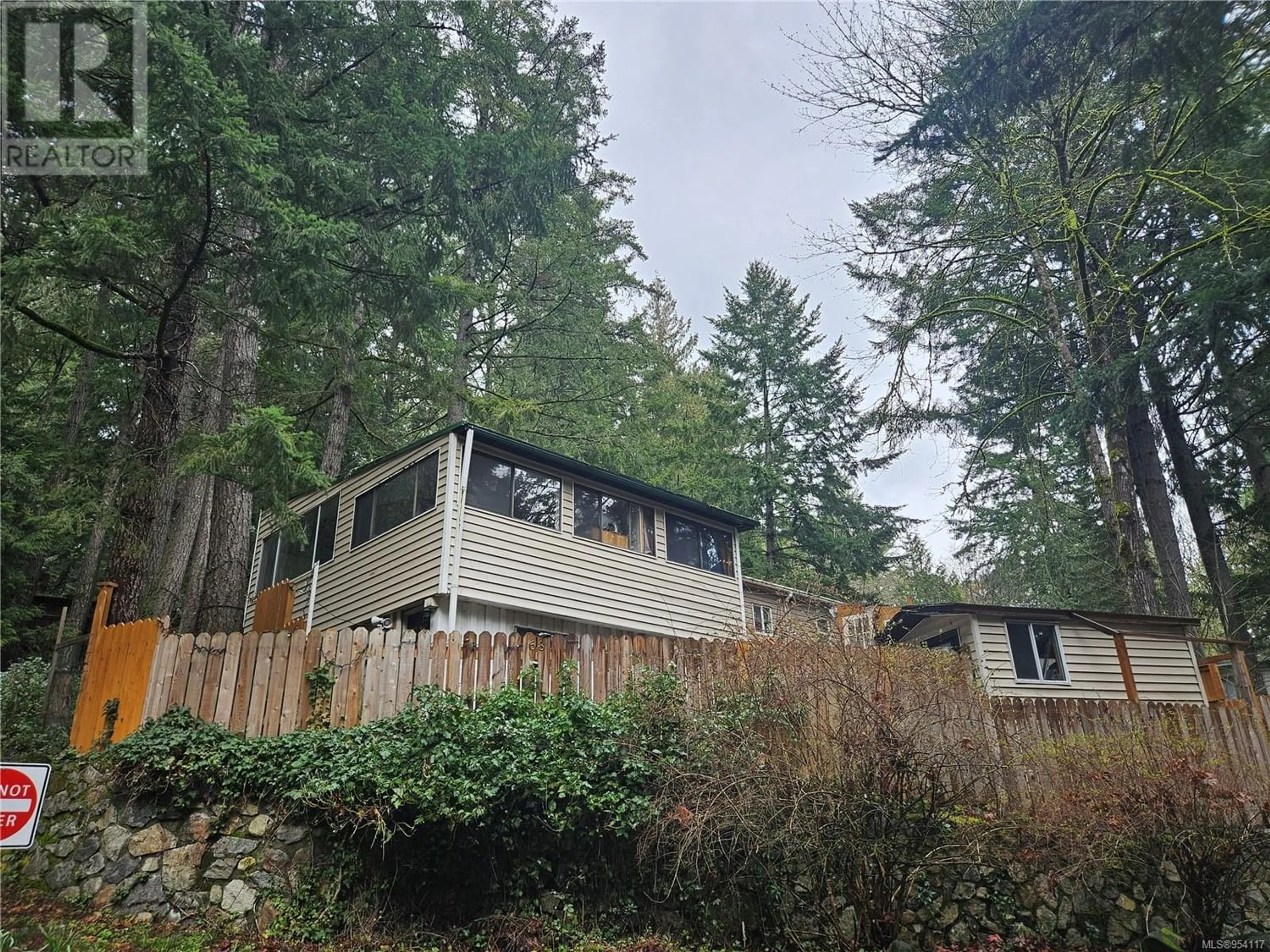 Indoor entryway for 68 2500 Florence Lake Rd, Langford British Columbia V9B4H2