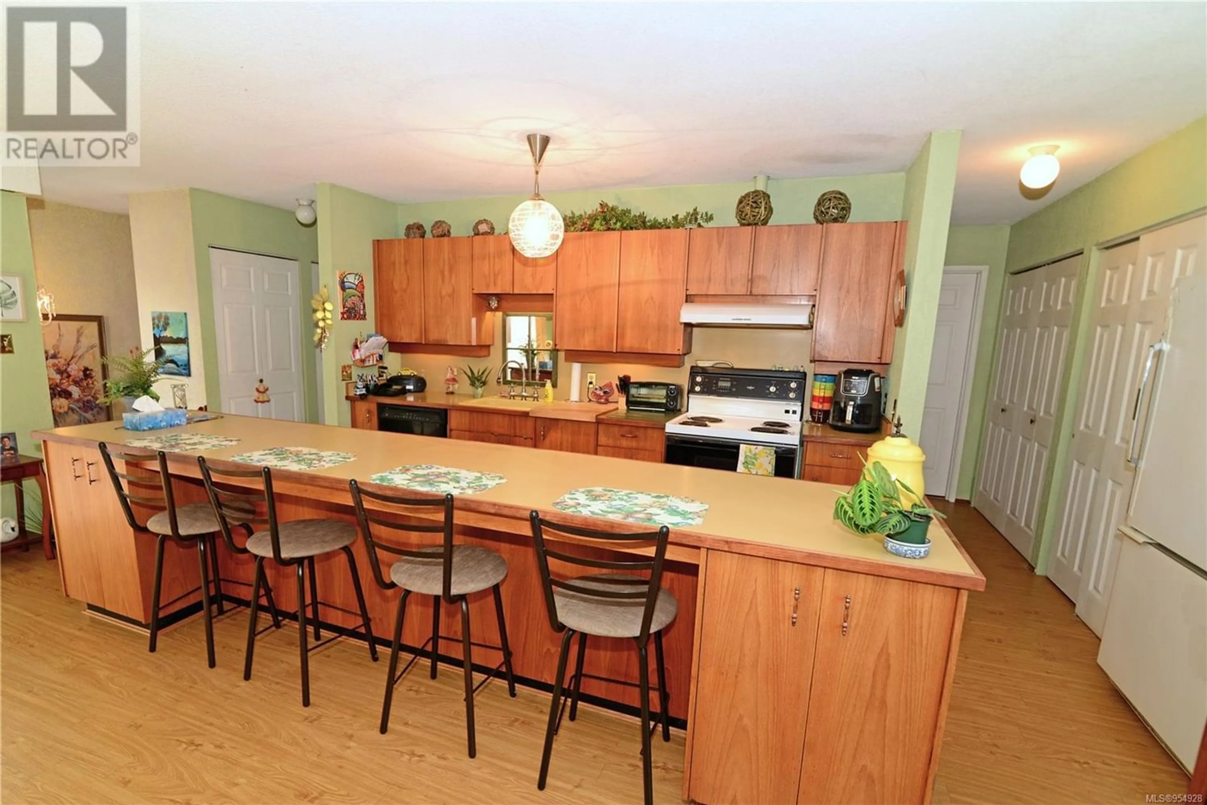 Kitchen for 2374 Mill Rd, Nanaimo British Columbia V9R6S9