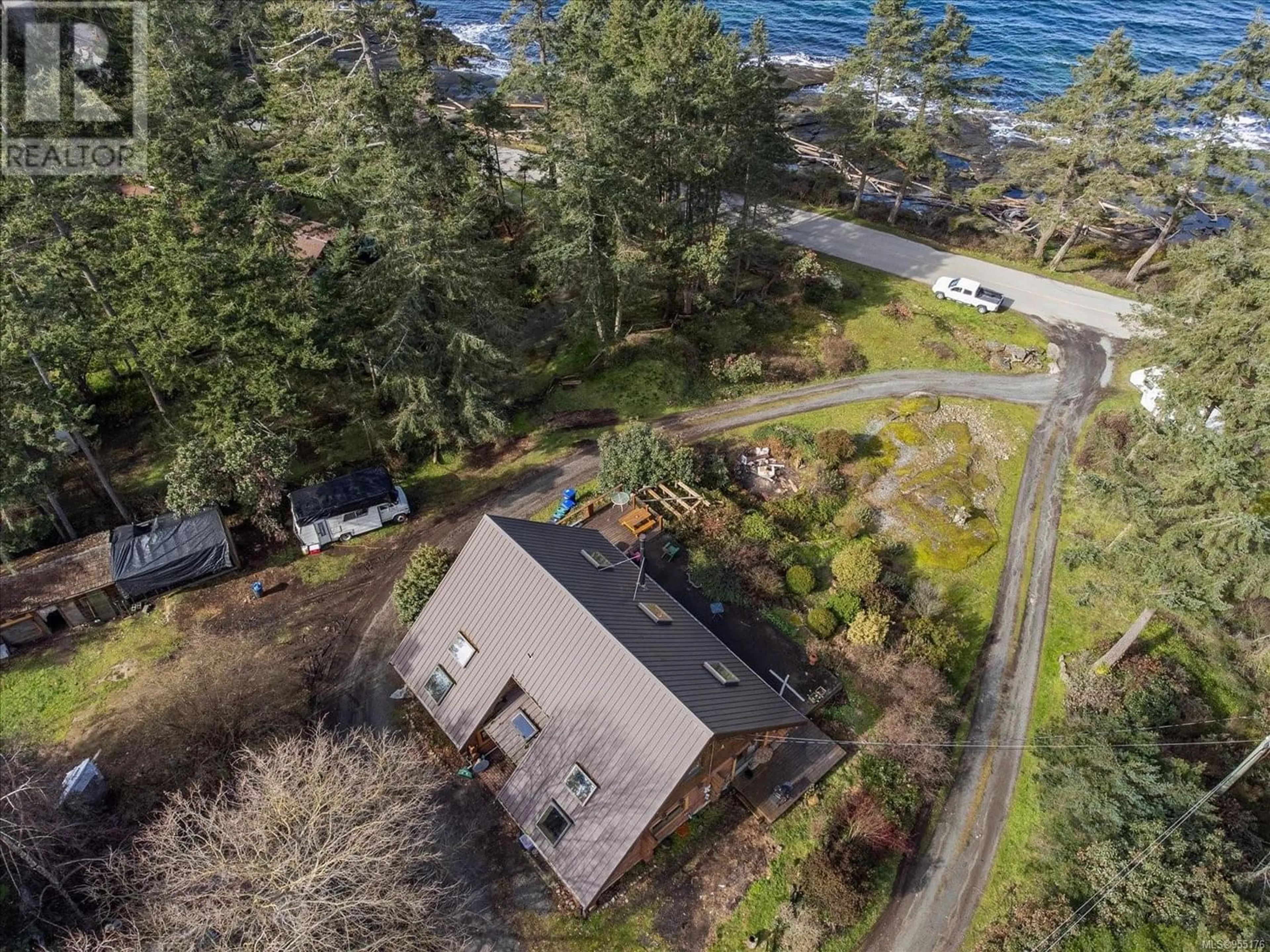 Cottage for 985 Berry Point Rd, Gabriola Island British Columbia V0R1X1