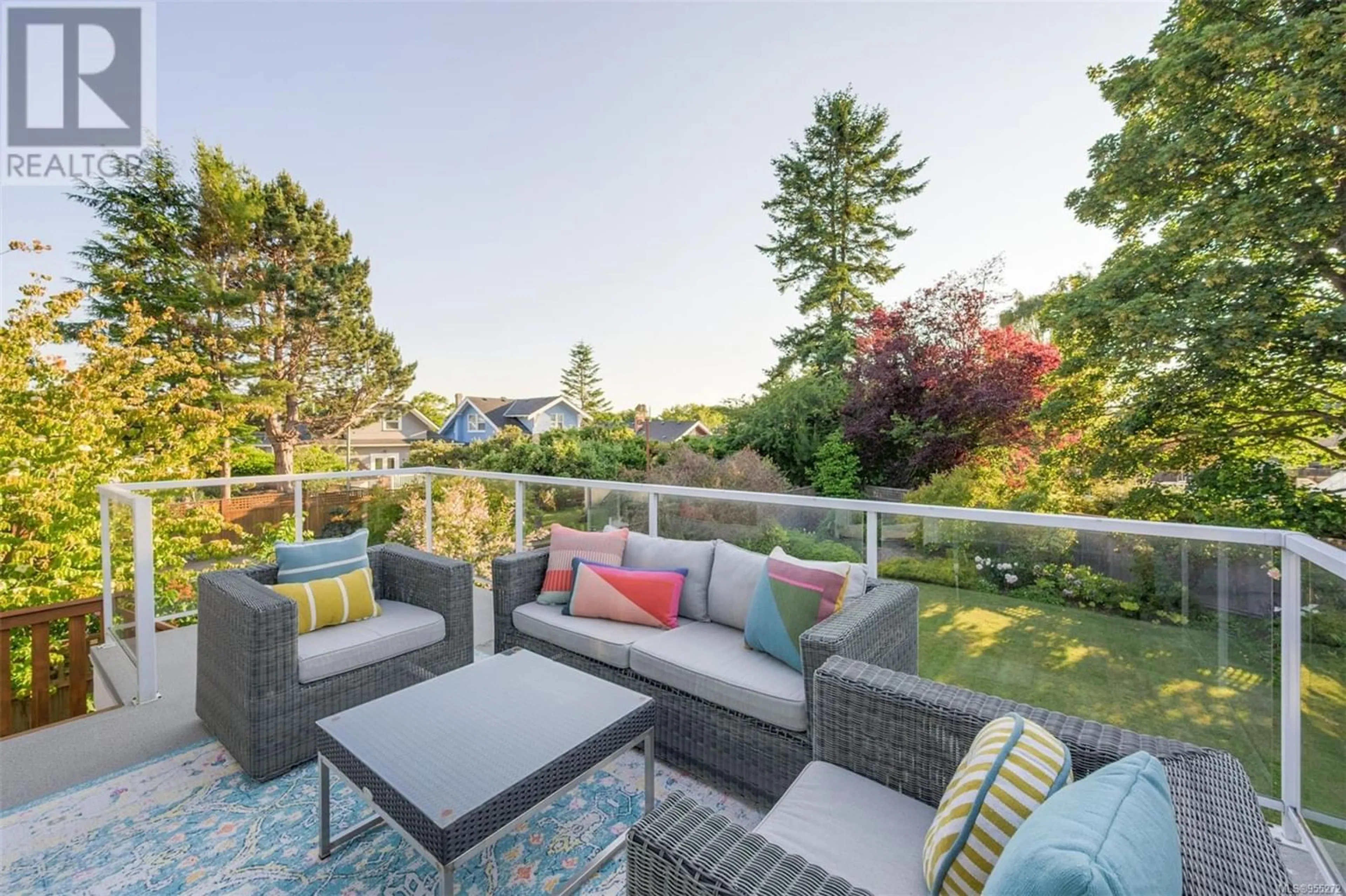 Patio for 248 Wildwood Ave, Victoria British Columbia V8S3W3