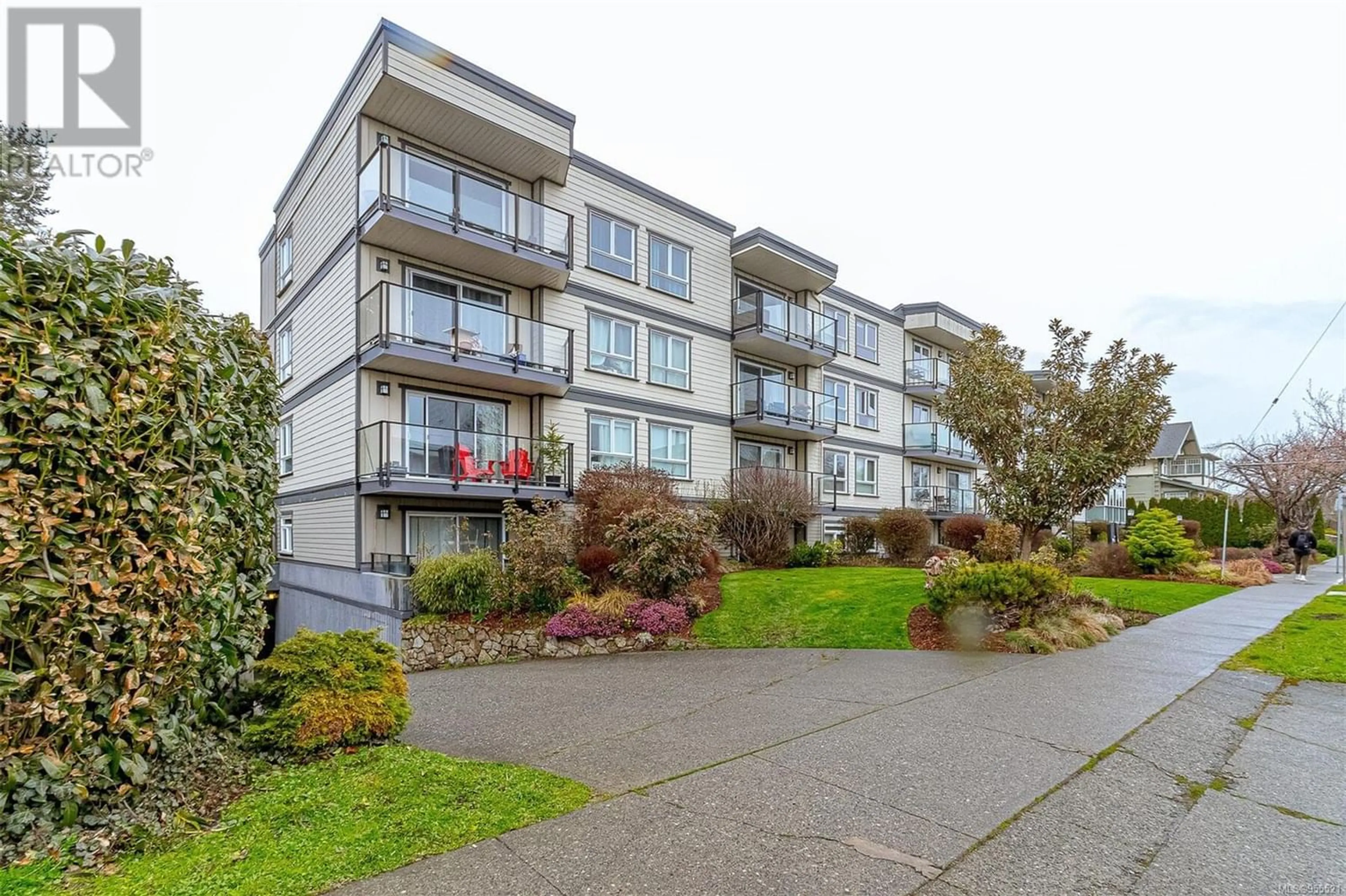 A pic from exterior of the house or condo for 201 1024 Fairfield Rd, Victoria British Columbia V8V3A5