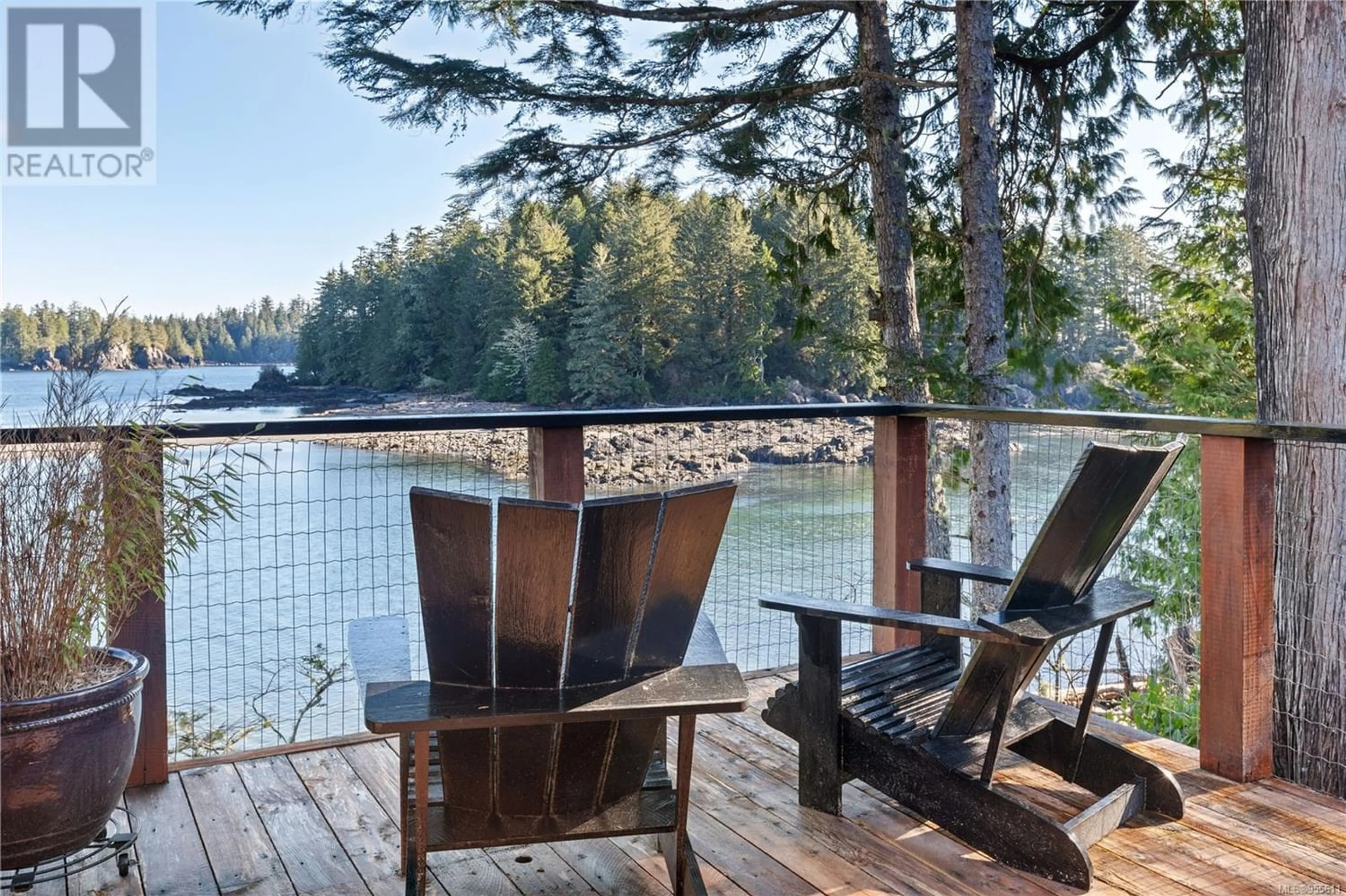 Patio for 875 Elina Rd, Ucluelet British Columbia V0R3A0