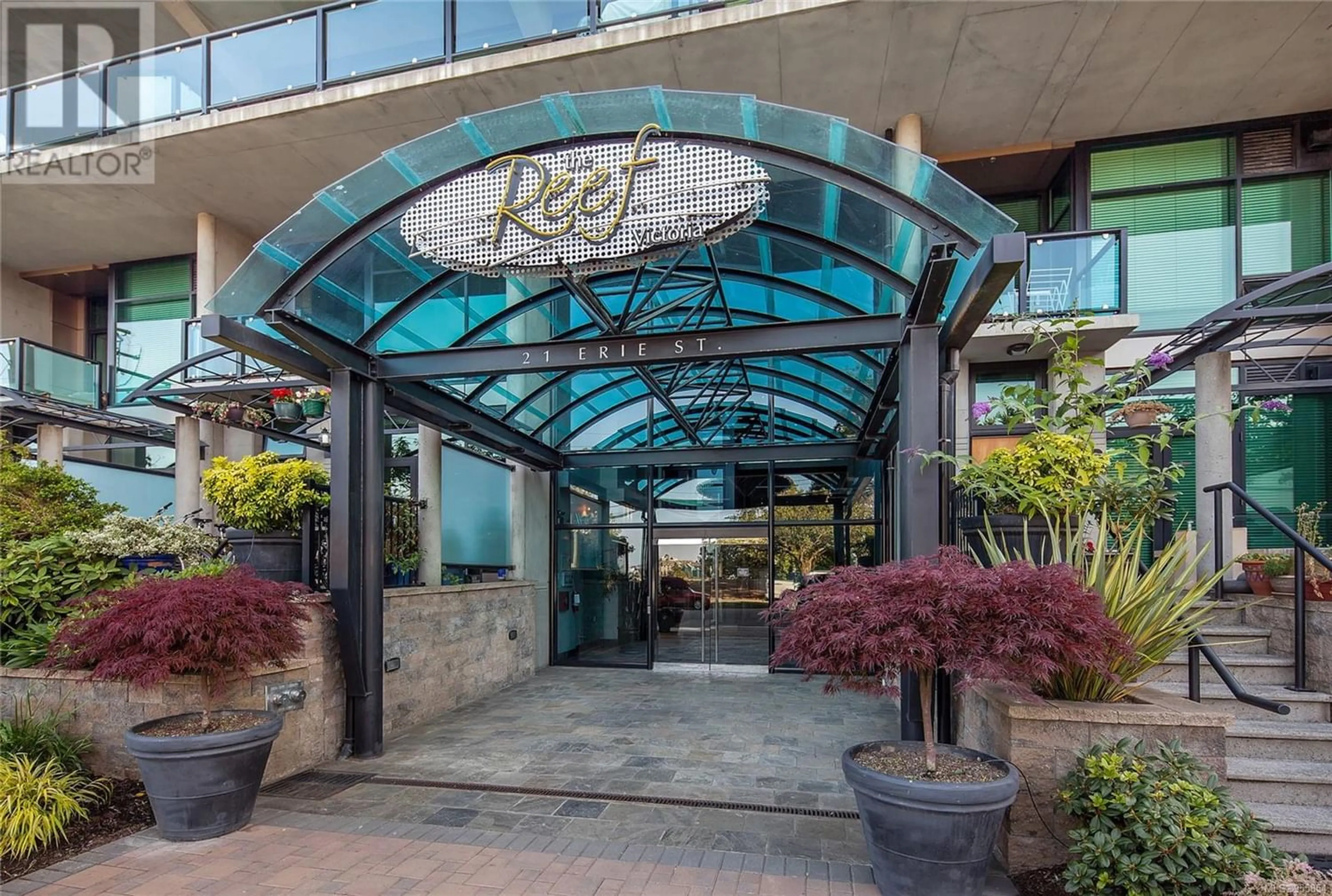 Indoor lobby for 305 21 Erie St, Victoria British Columbia V8V5A8