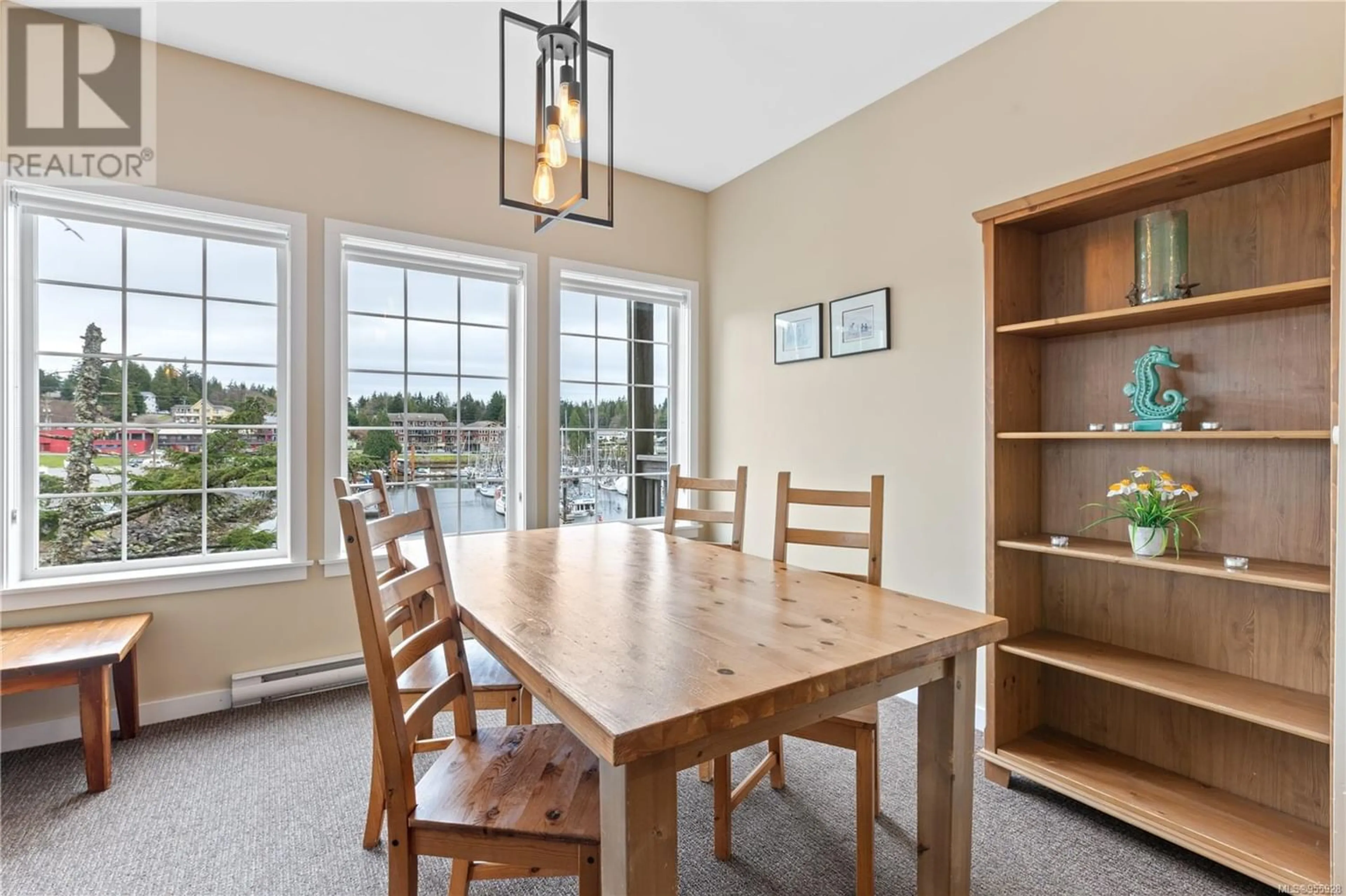 Dining room for 809 1971 Harbour Dr, Ucluelet British Columbia V0R3A0