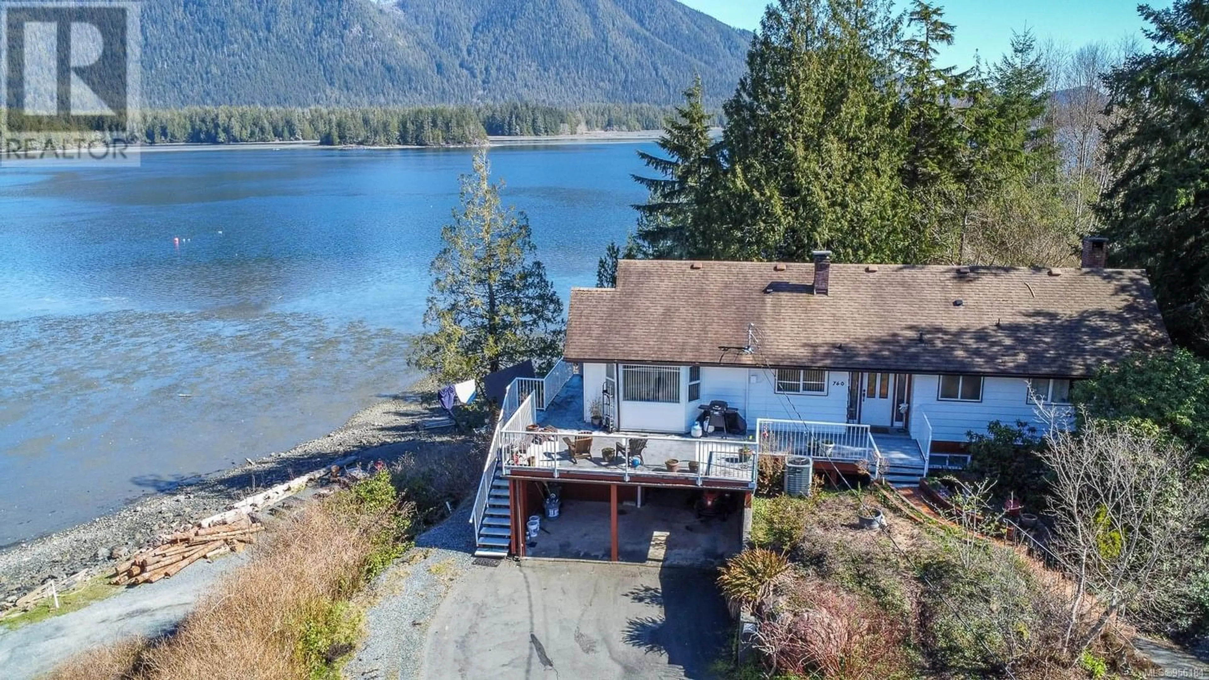 Cottage for 740 Campbell St, Tofino British Columbia V0R2Z0