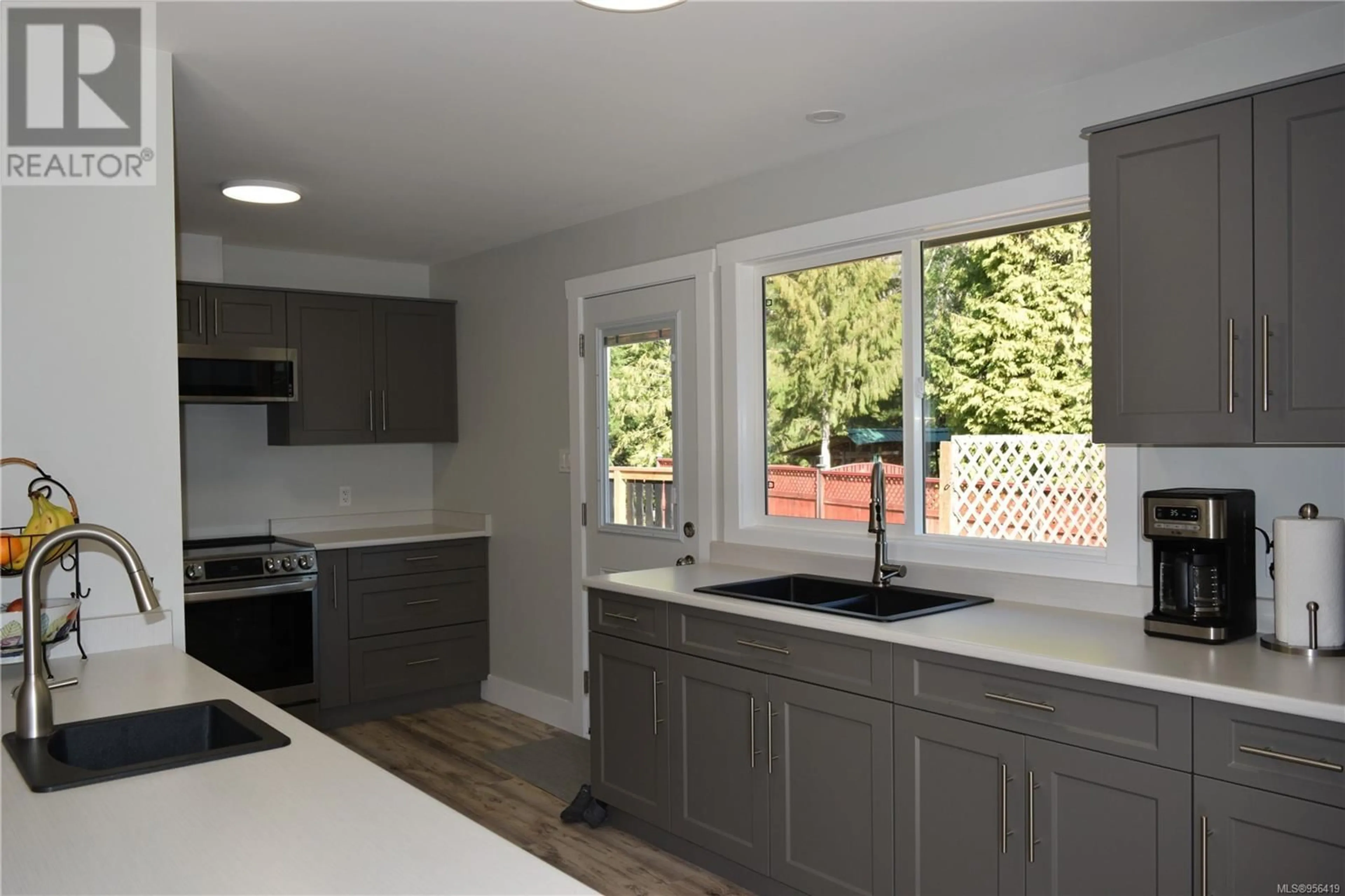 Open concept kitchen, unknown for 630 DOGWOOD DRIVE, Gold River British Columbia V0P1G0