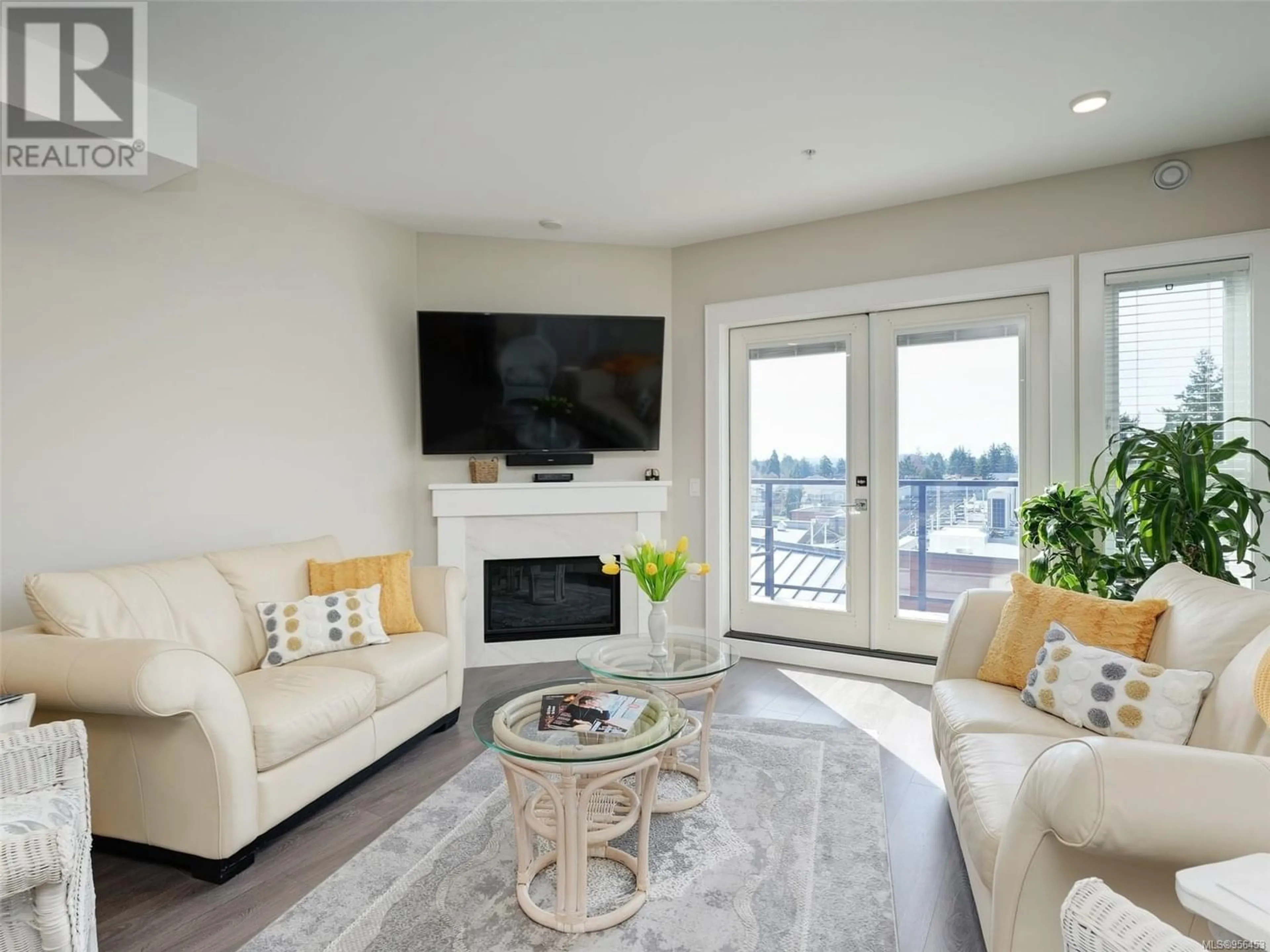 Living room for 505 747 Travino Lane, Saanich British Columbia V8Z0E4