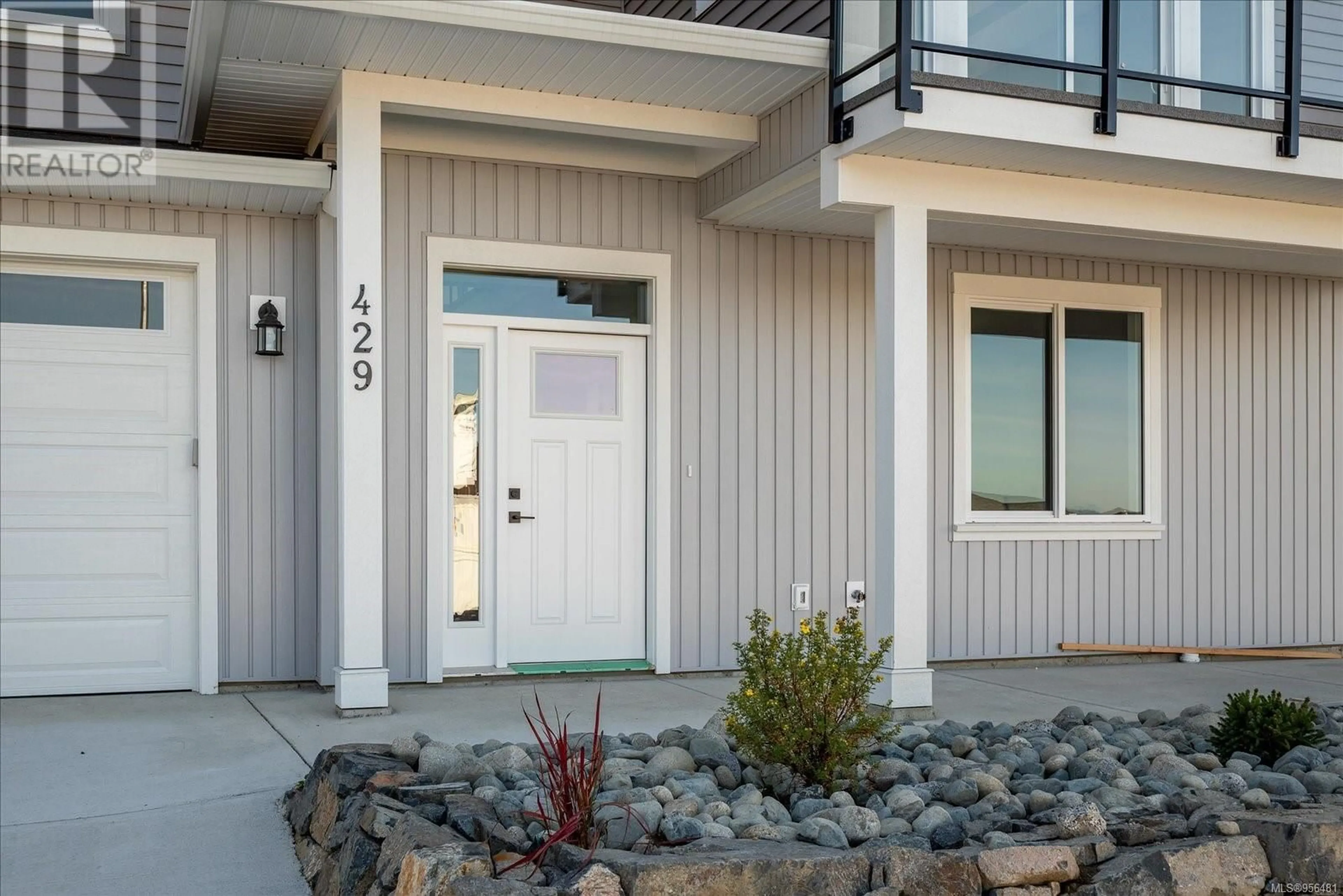 Home with vinyl exterior material, street for 429 COLONIA DRIVE SOUTH, Ladysmith British Columbia V9G0B8