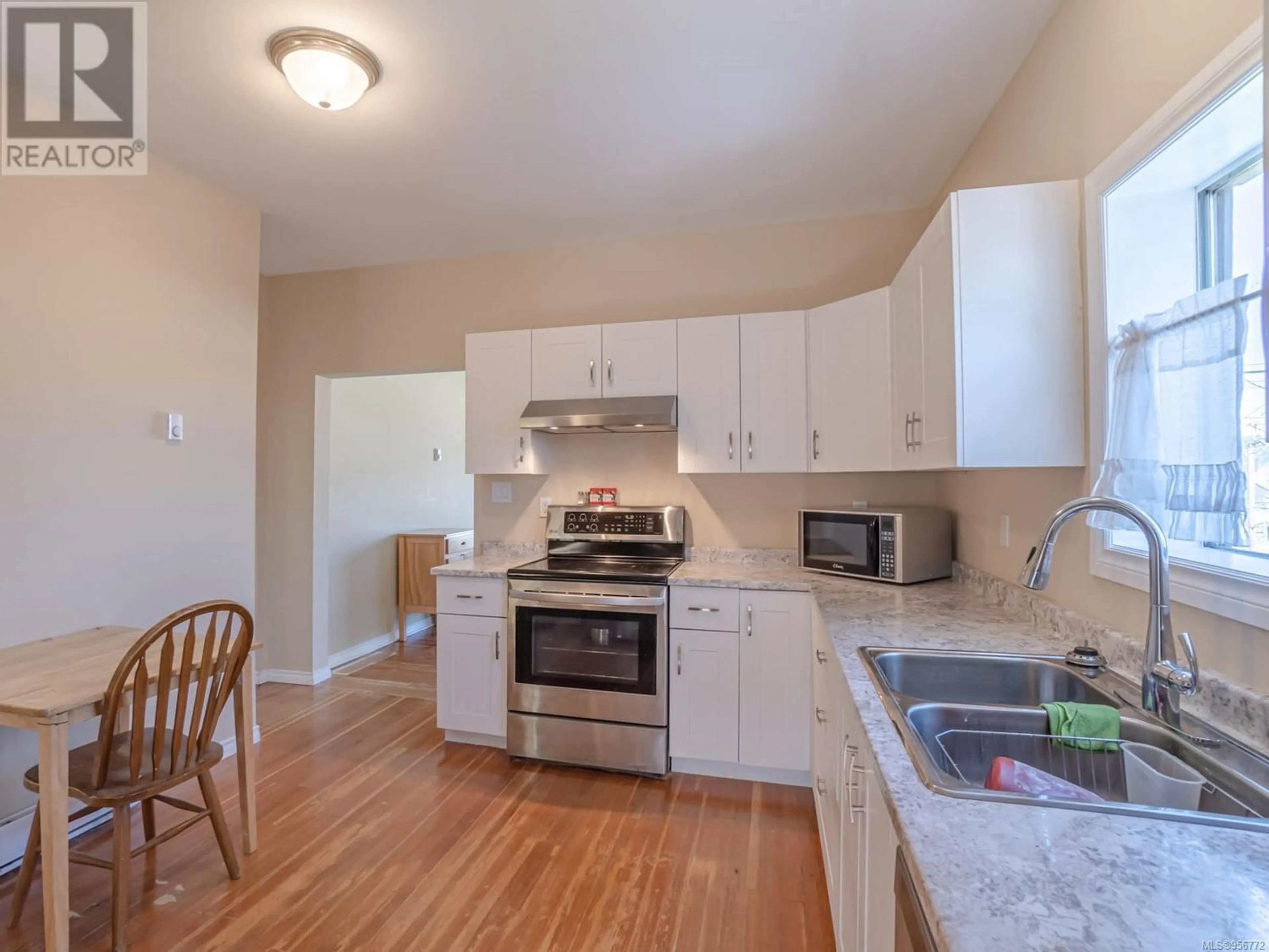 Standard kitchen for 117 Kitchener St, Ladysmith British Columbia V9G1A7