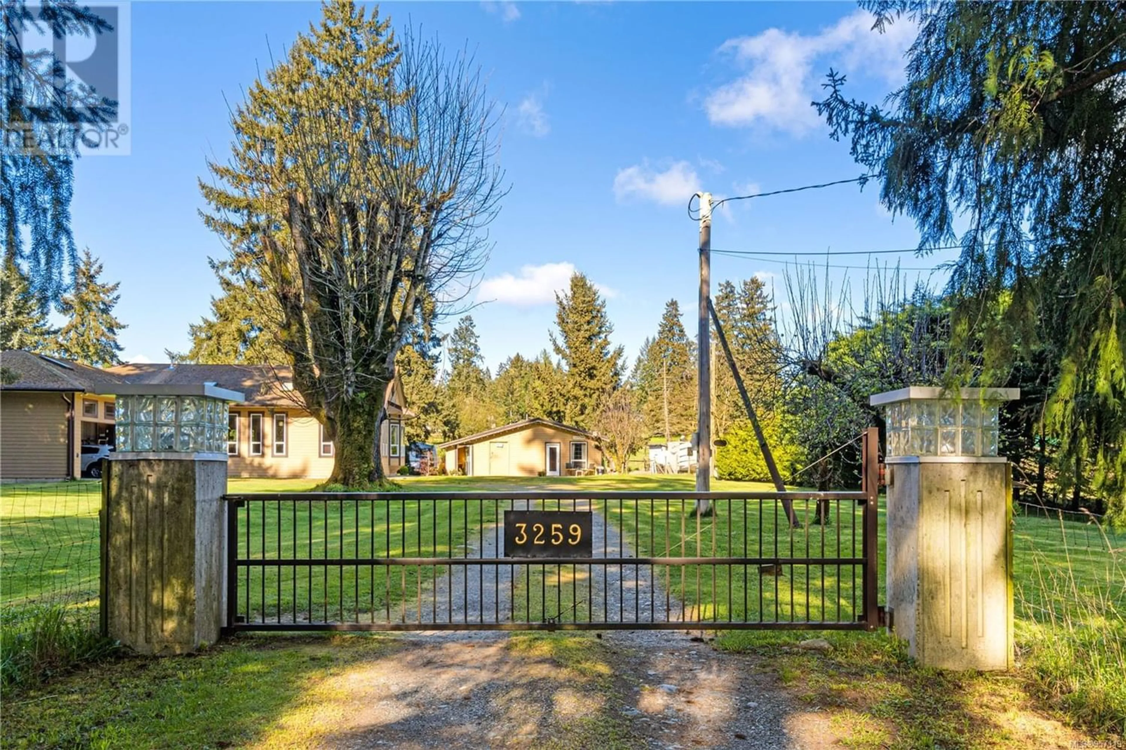 Fenced yard for 3259 HALLBERG Rd, Ladysmith British Columbia V9G1J8