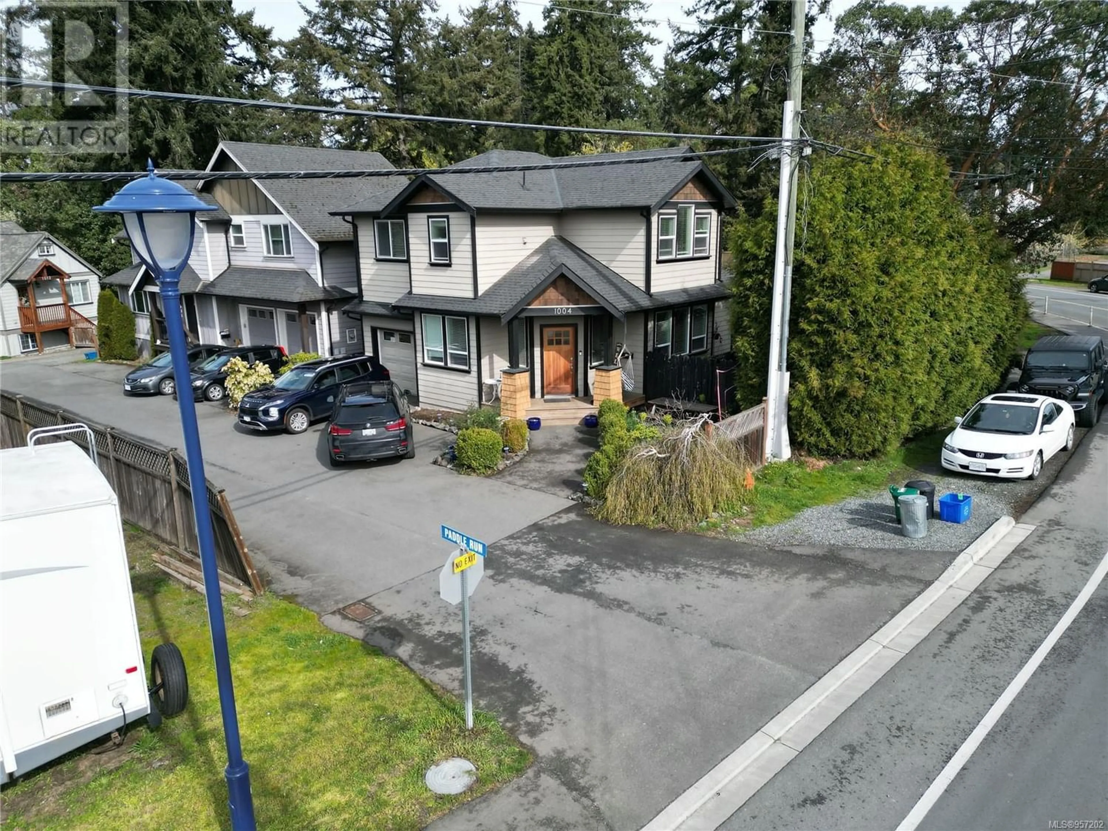 Outside view for 1004 Paddle Run, Langford British Columbia V9B3K6