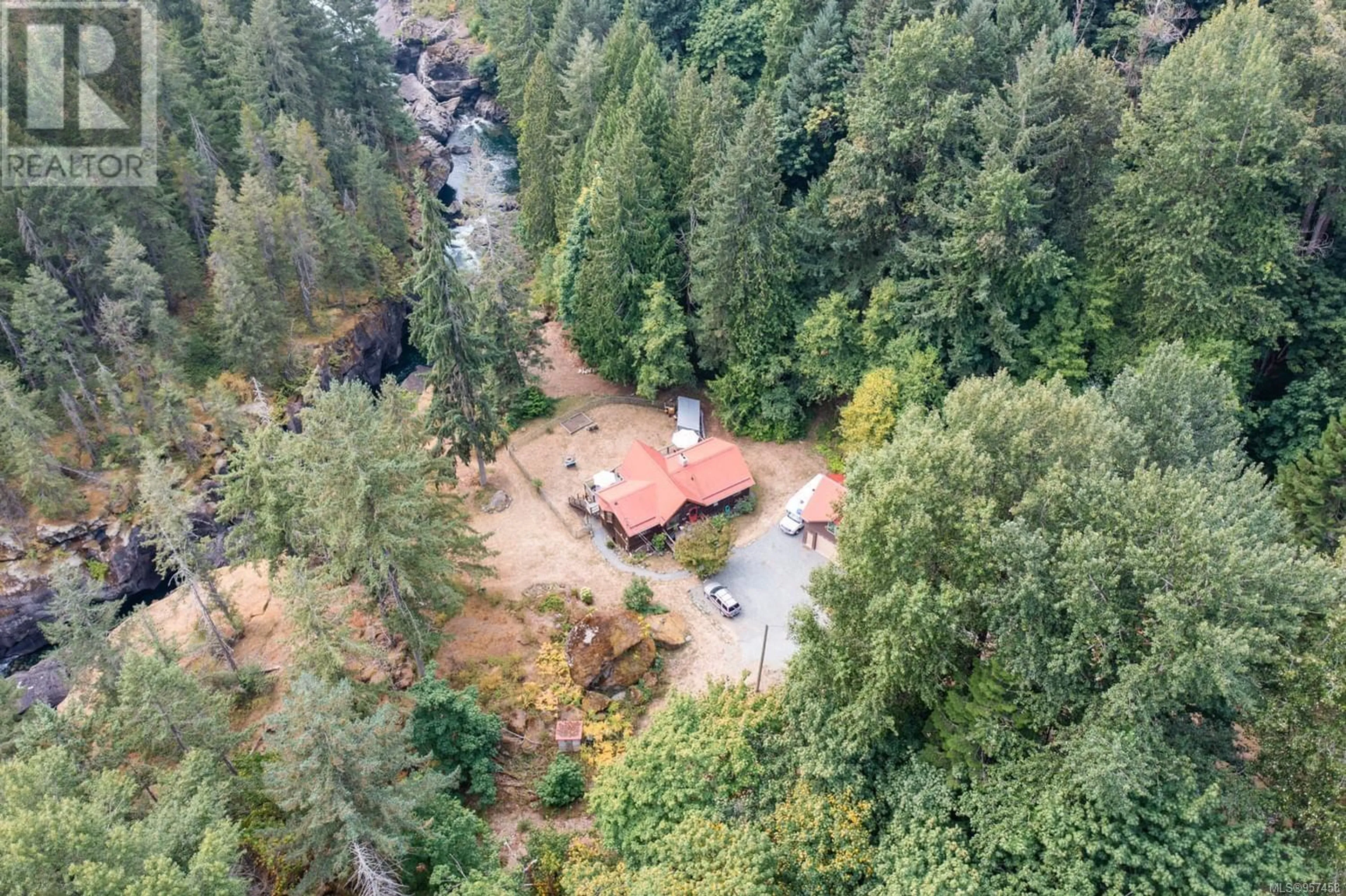 Cottage for 995 Nanaimo River Rd, Nanaimo British Columbia V9X1E5