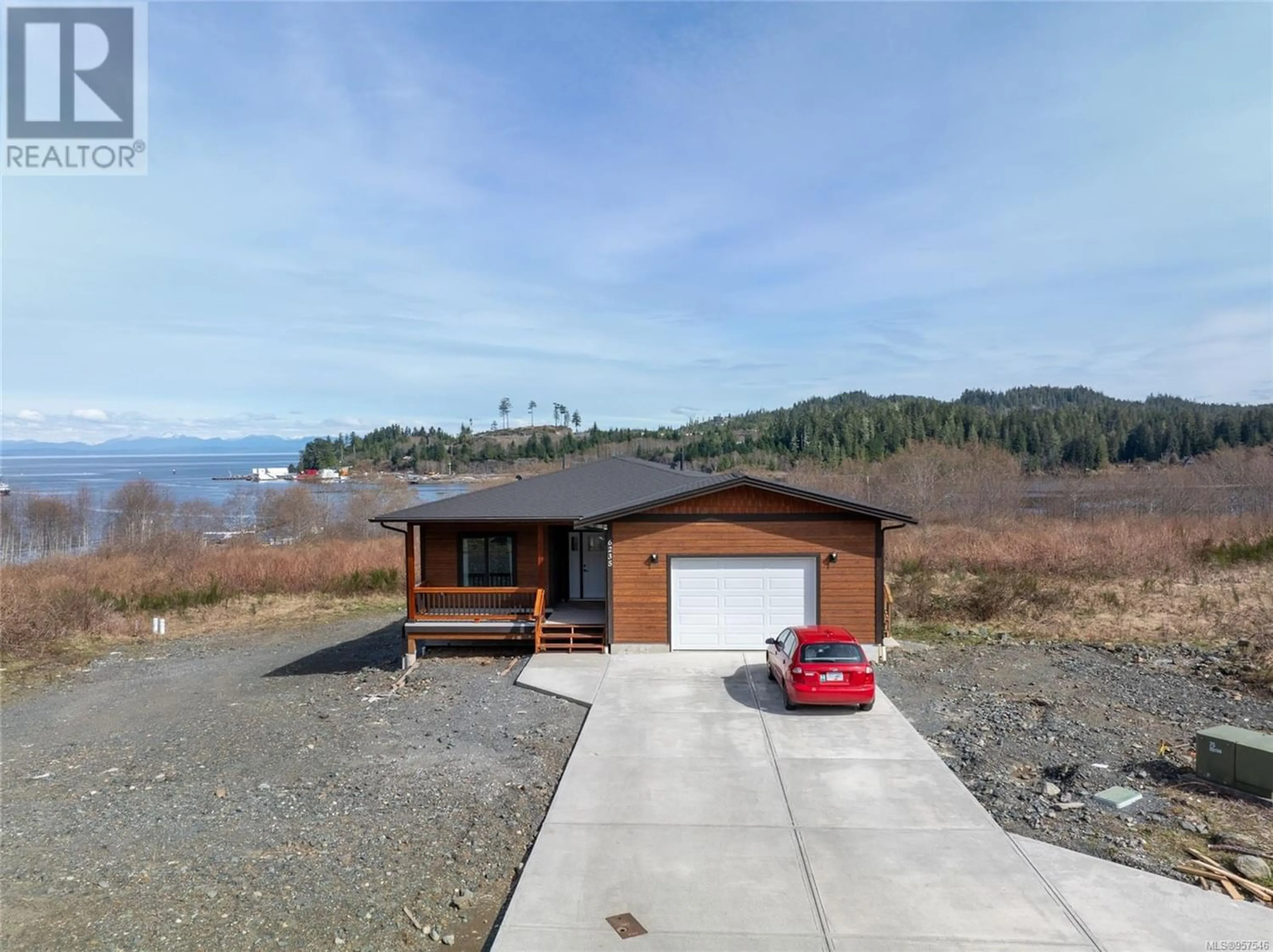 Frontside or backside of a home for 6235 Hunt St, Port Hardy British Columbia V0N2P0