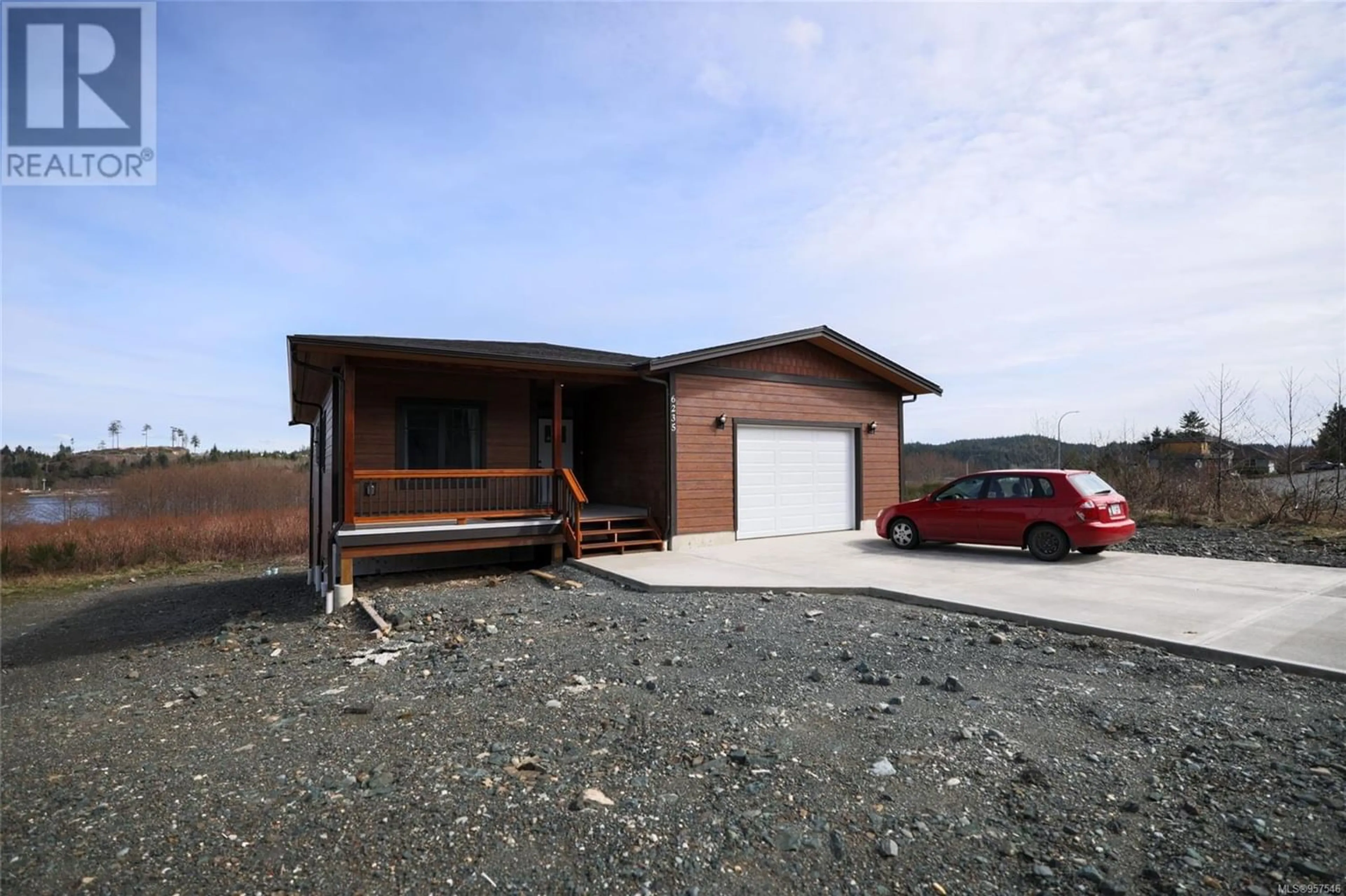 Outside view for 6235 Hunt St, Port Hardy British Columbia V0N2P0