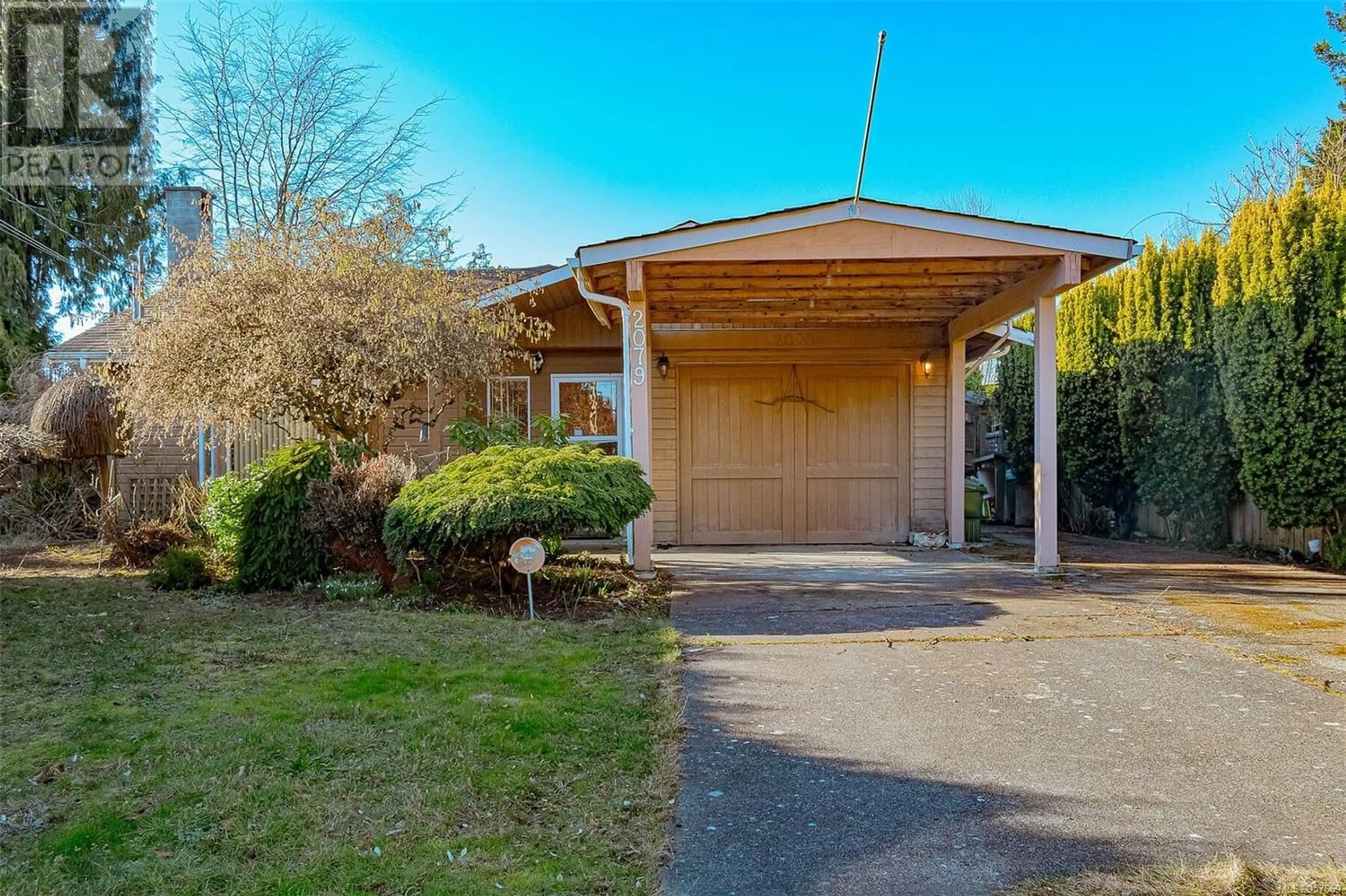 Indoor entryway for 2079 Brethourpark Way, Sidney British Columbia V8L1S3