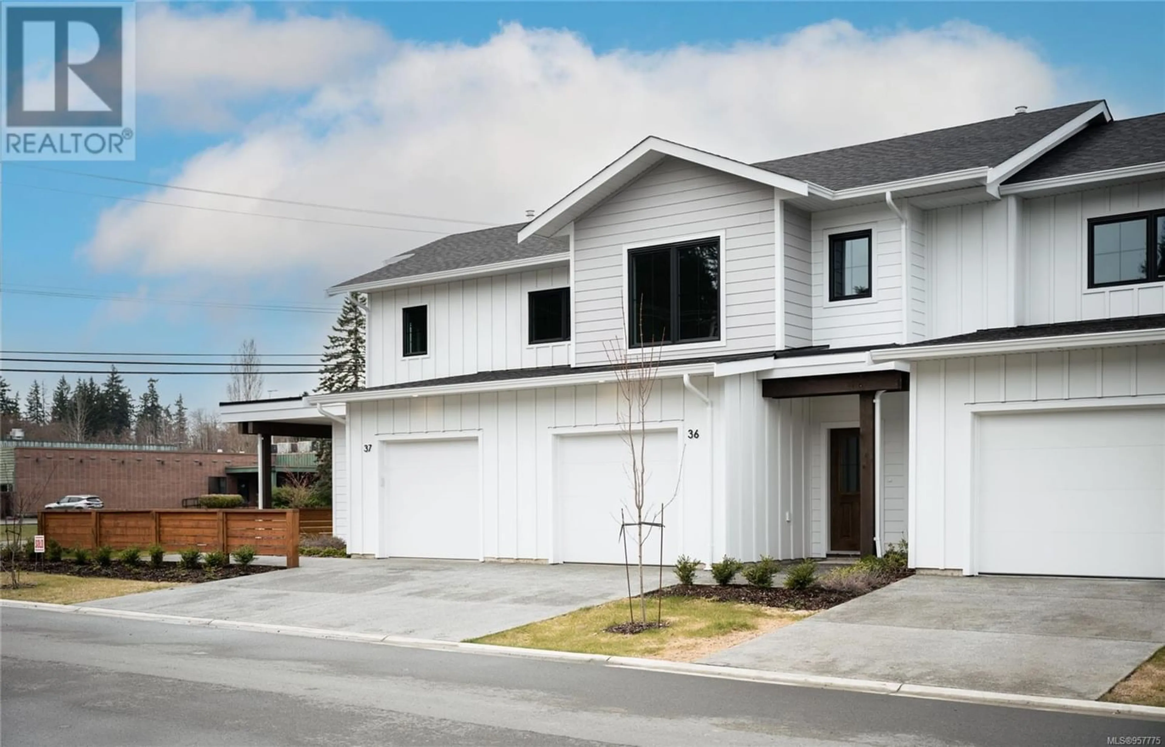 Frontside or backside of a home for 36 1090 Evergreen Rd, Campbell River British Columbia V9W3R9