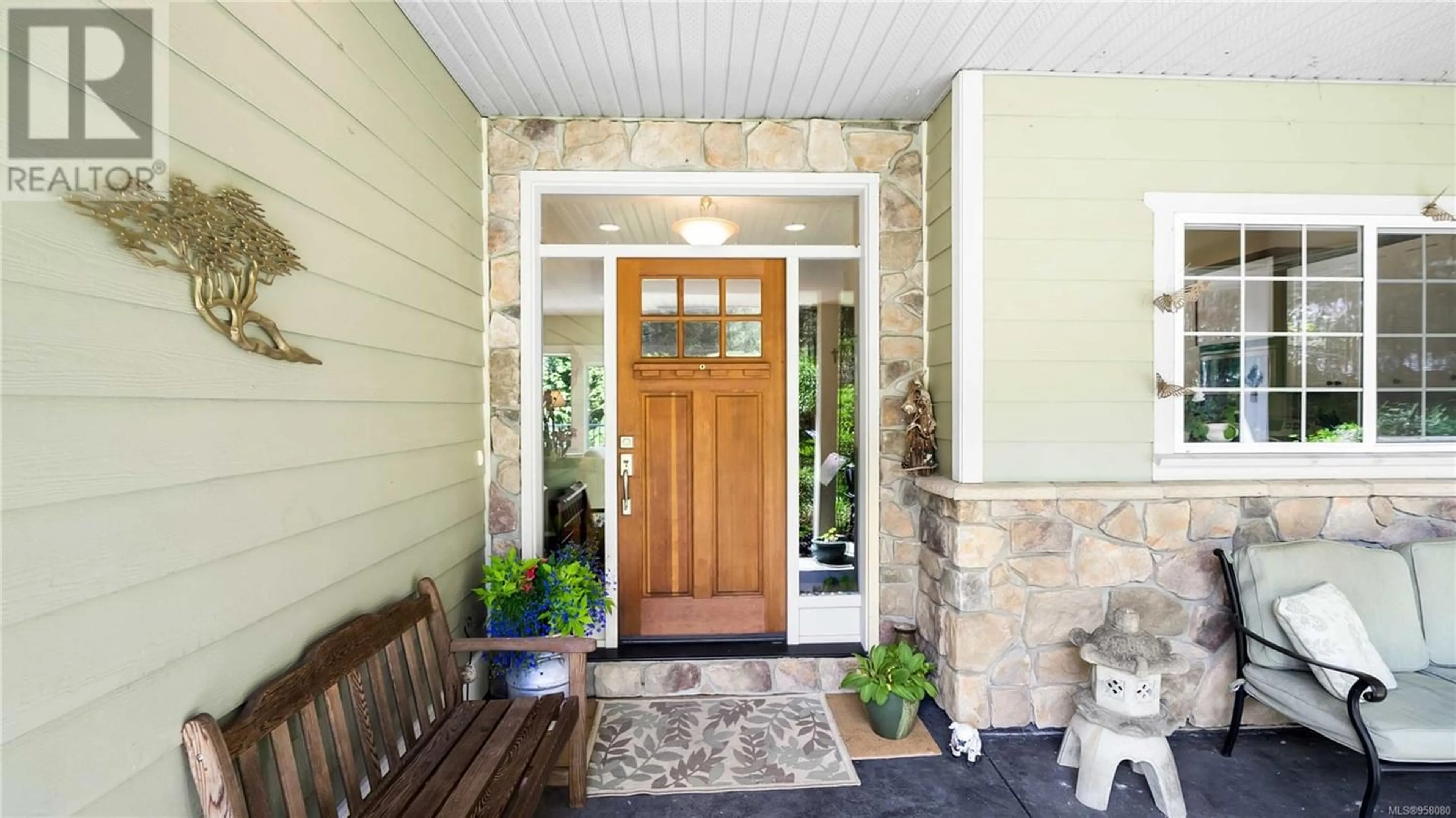 Indoor entryway for 2265 Baron Rd, Shawnigan Lake British Columbia V0R1L6